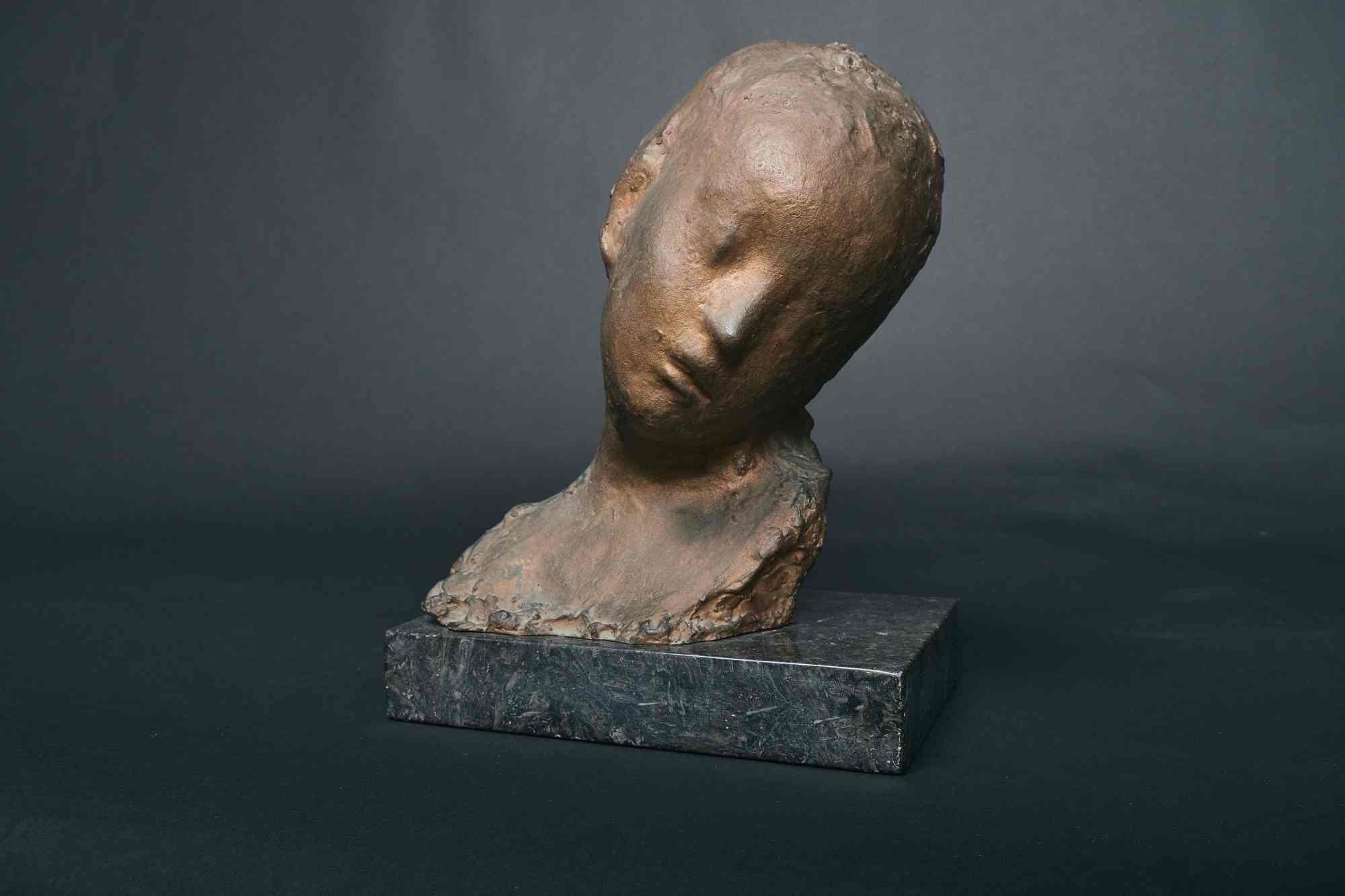 Bronze signed by Medardo Rosso (Turin 1858 - Milan 1928). This model, which he repeated several times, exists in several versions. The bronze comes from a private collection formed in the sixties, in which there were also other works by well-known