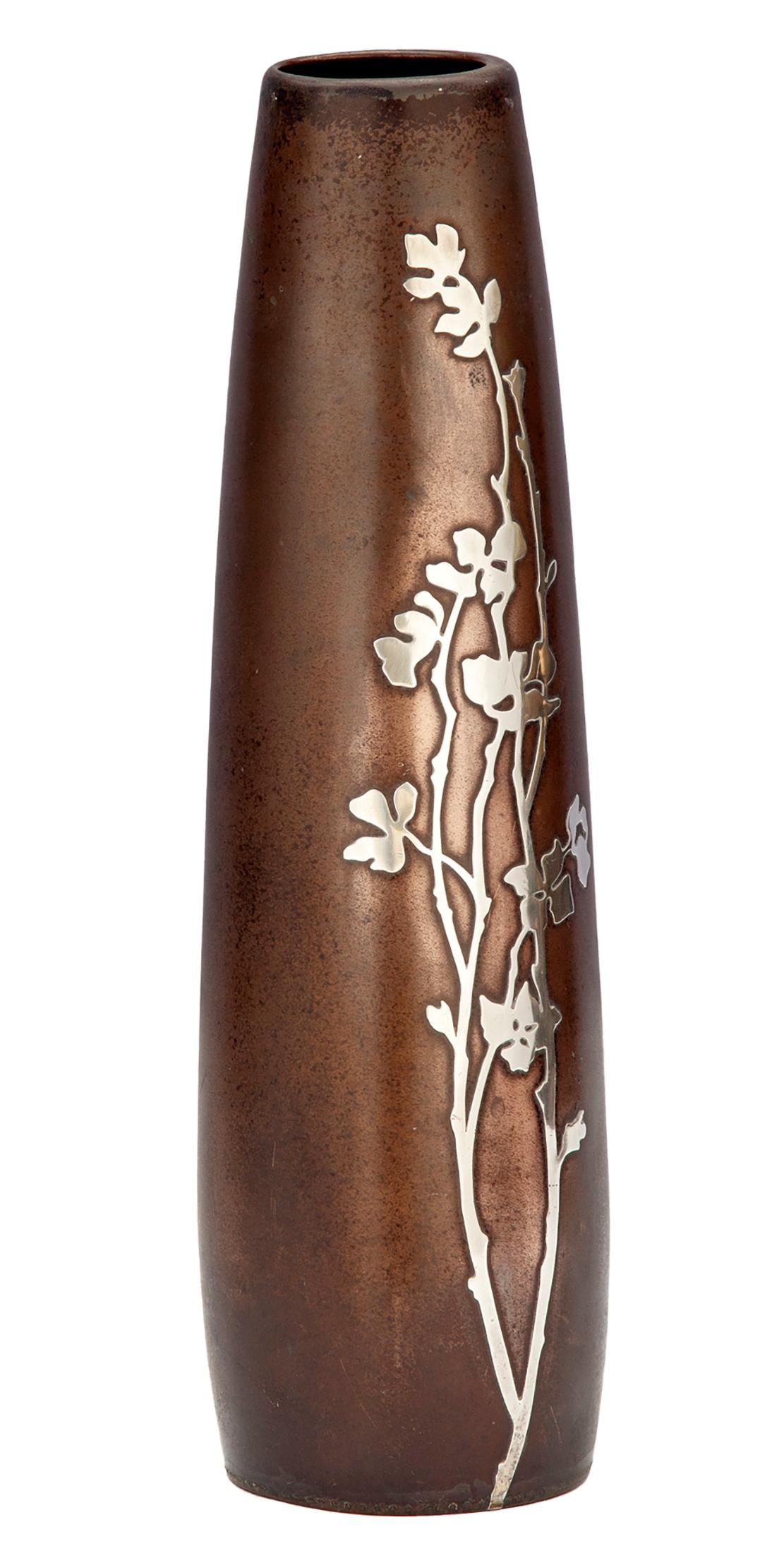 XX secolo Vaso Heinz in bronzo e argento in vendita