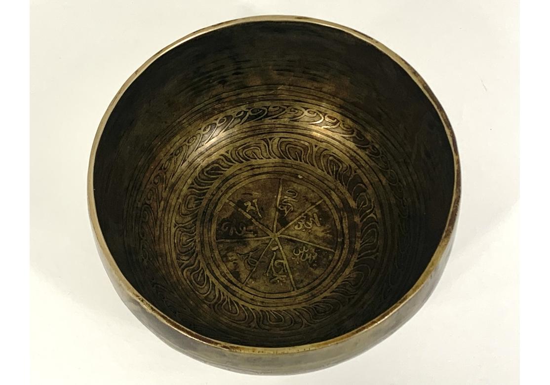 Tibetano Ciotola da canto in bronzo dal Nepal in vendita