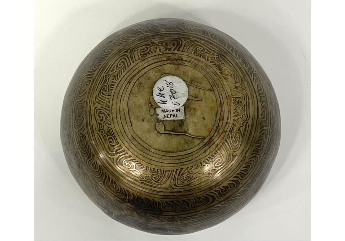 XX secolo Ciotola da canto in bronzo dal Nepal in vendita