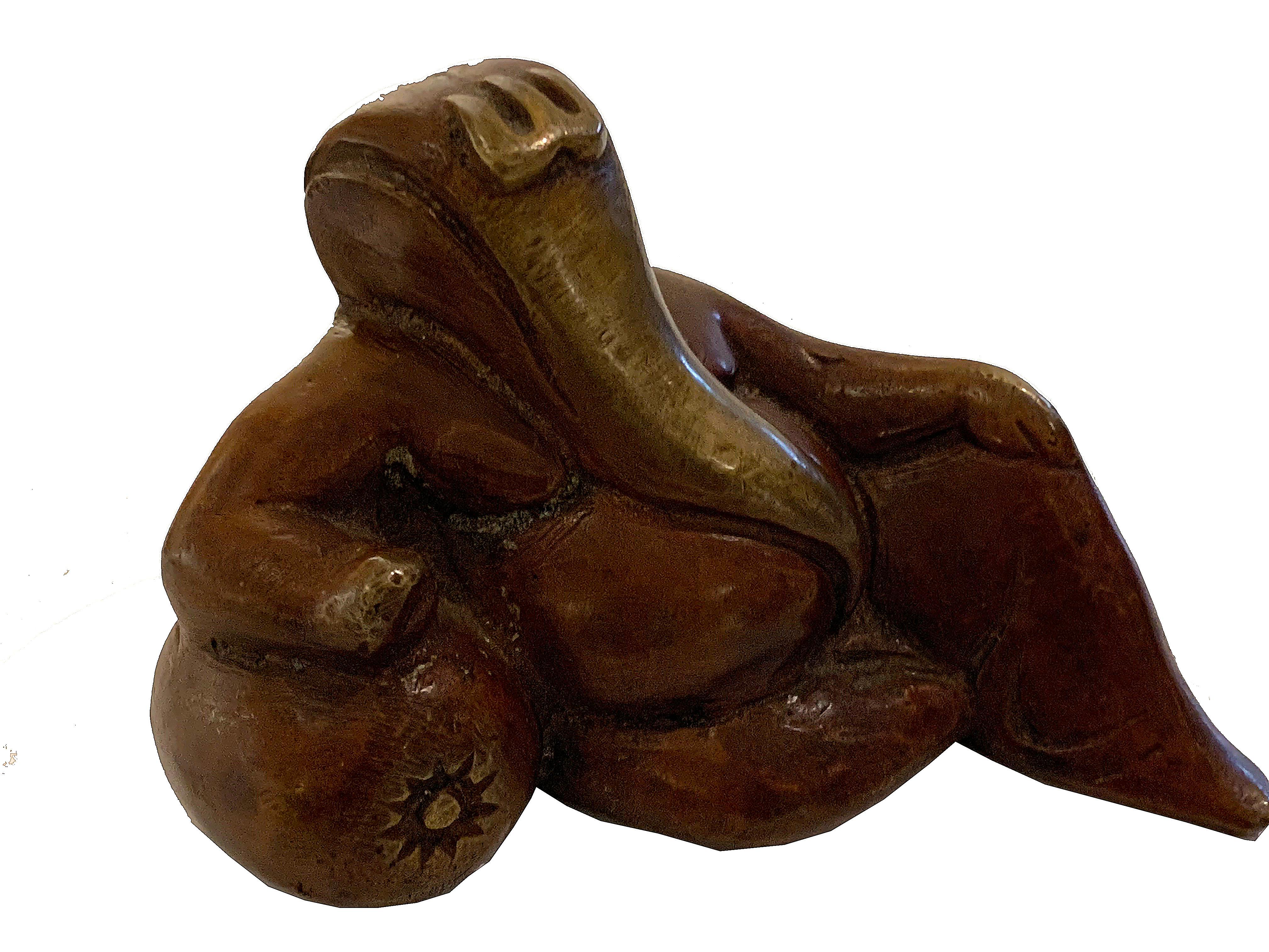 20ième siècle Femme assise en bronze en vente