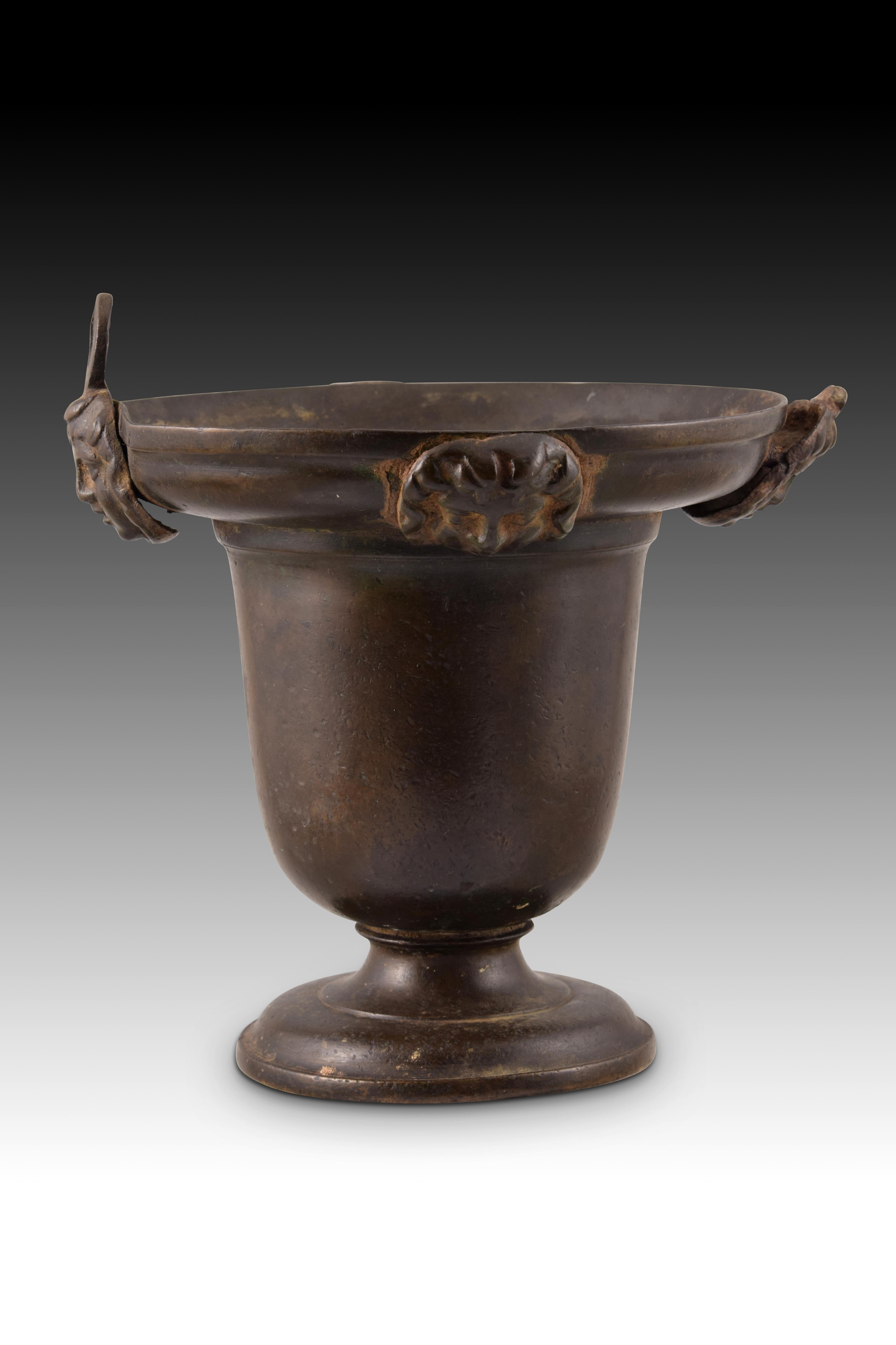 Bronze Situla, 16th Century For Sale 2