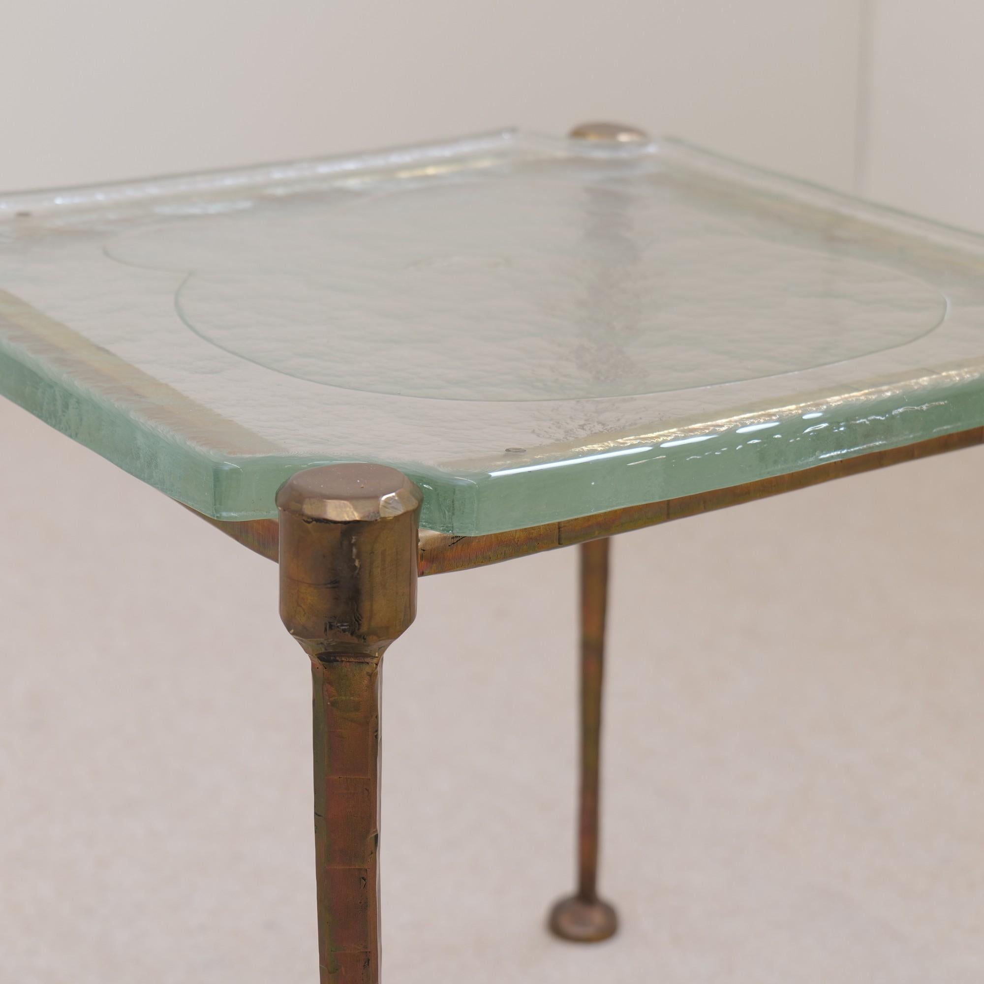 Moulage Table carrée Lothar Klute avec verre coulé bleu/vert