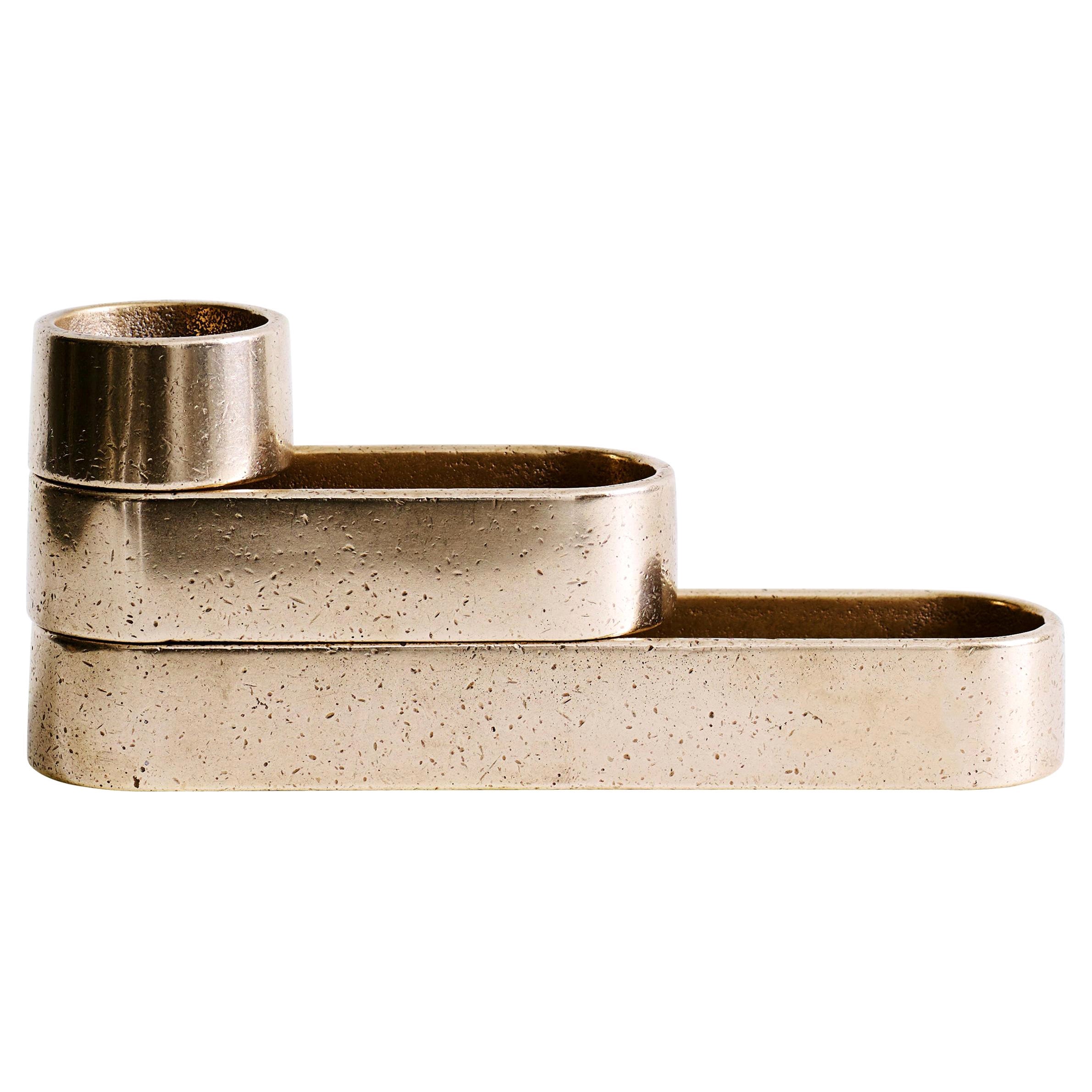 Contemporary Three Stacked, Oblong Golden Bronze Stack Trays by Henry Wilson (Trois plateaux empilés oblongs en bronze doré)
