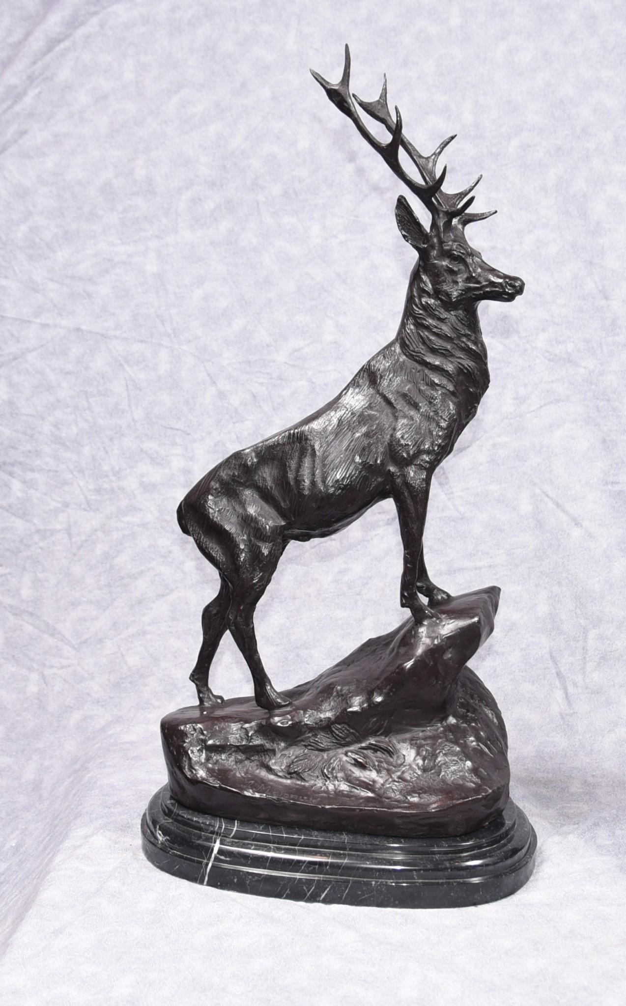 Cervi in bronzo firmati Moigniez Coppia di statue di cervi e alci in vendita 6