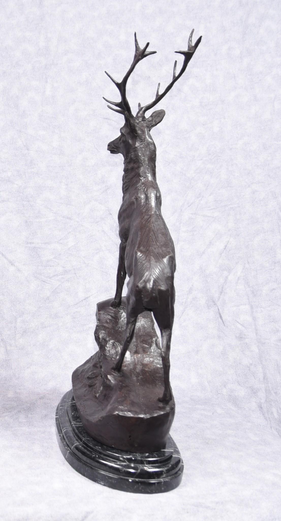 Cervi in bronzo firmati Moigniez Coppia di statue di cervi e alci in vendita 4