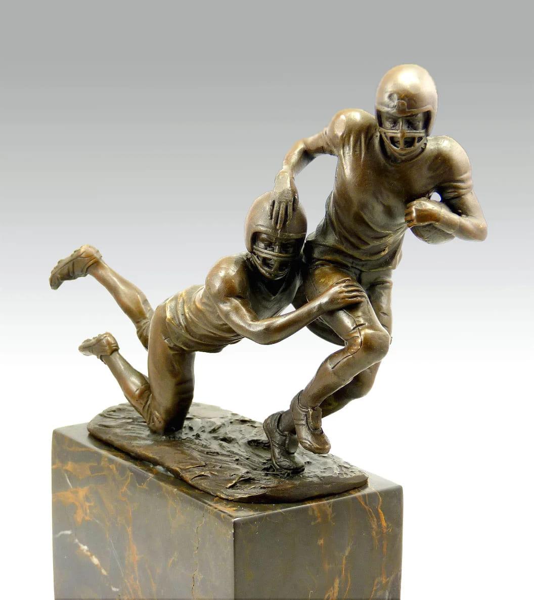 Francese Statua di bronzo - Giocatore di calcio in vendita
