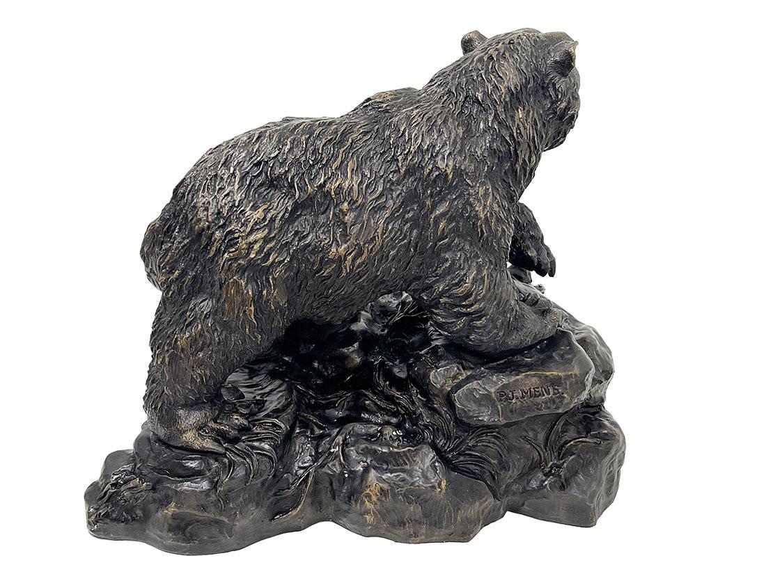 Français Statue en bronze d'un ours, d'après Pierre Jules Mêne en vente