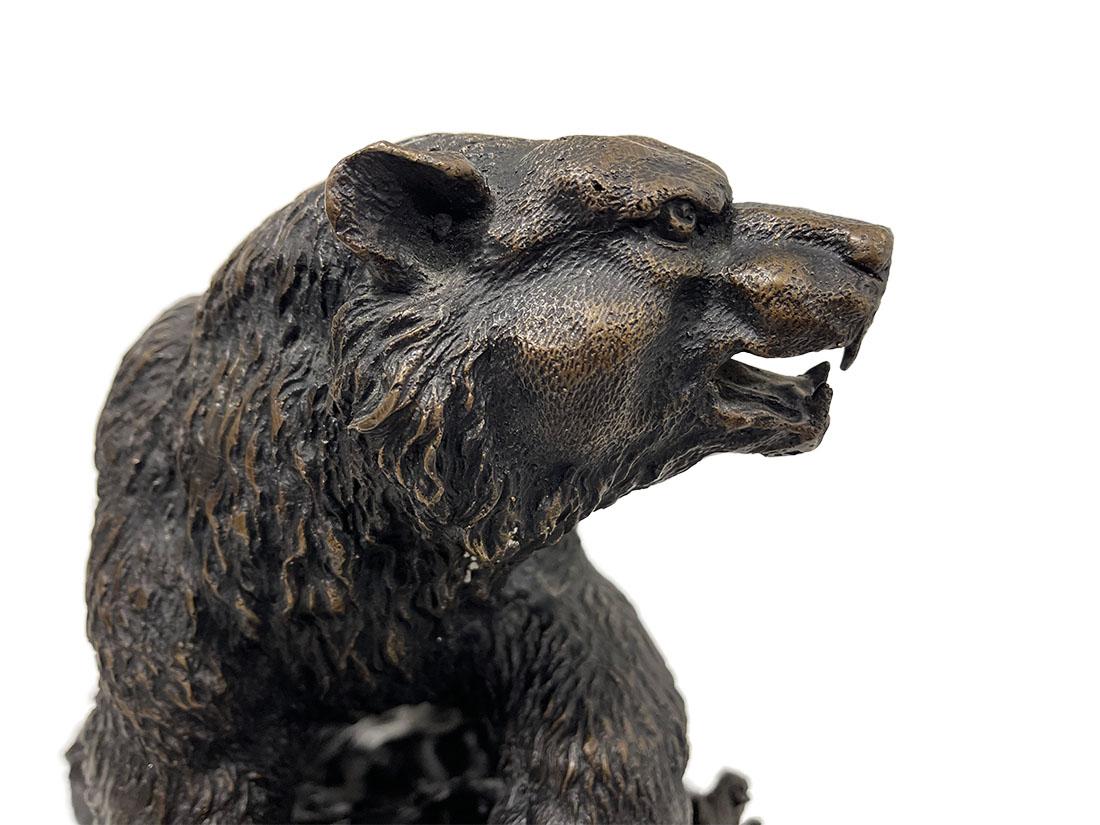 Bronze Statue en bronze d'un ours, d'après Pierre Jules Mêne en vente