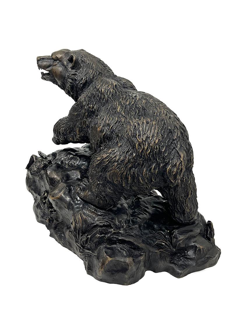 Statue en bronze d'un ours, d'après Pierre Jules Mêne en vente 1