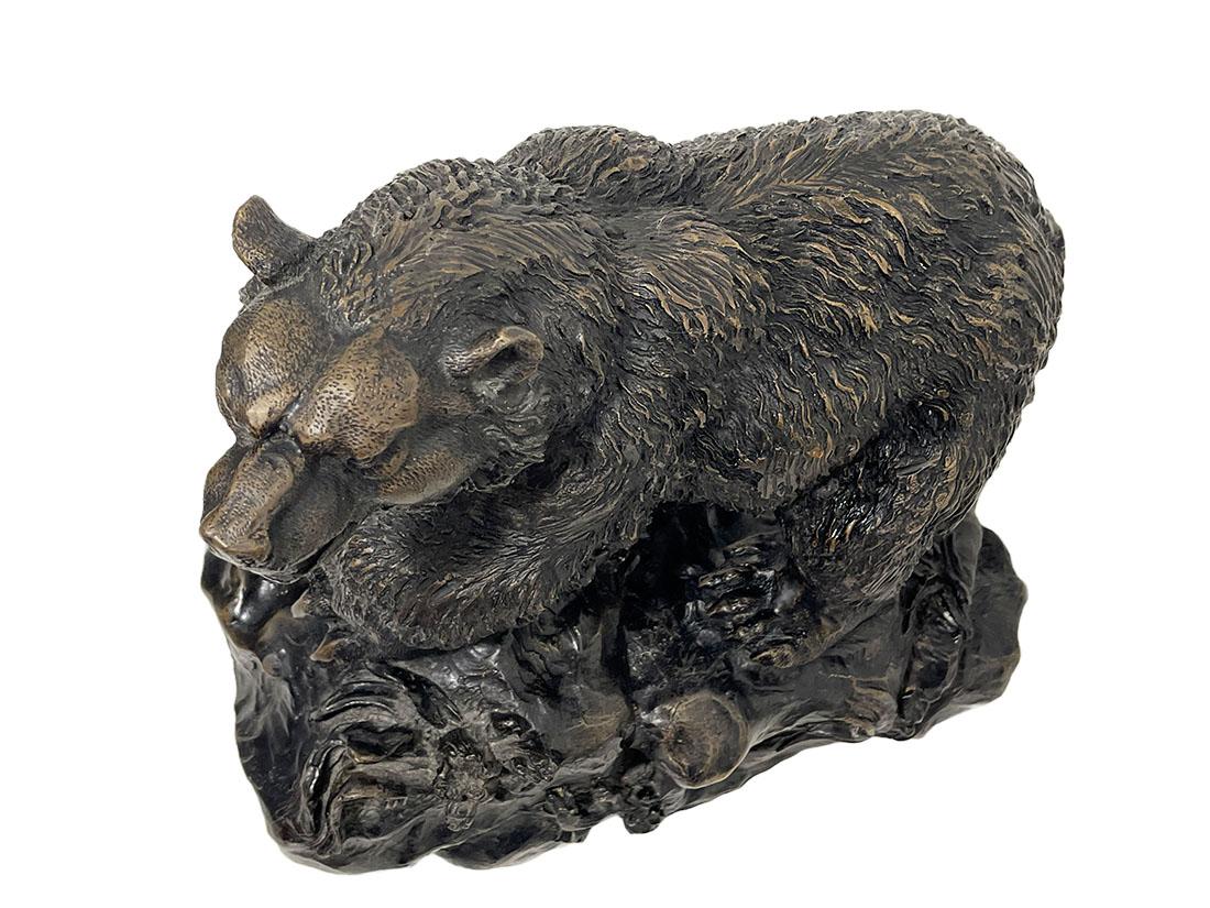 Statue en bronze d'un ours, d'après Pierre Jules Mêne en vente 2