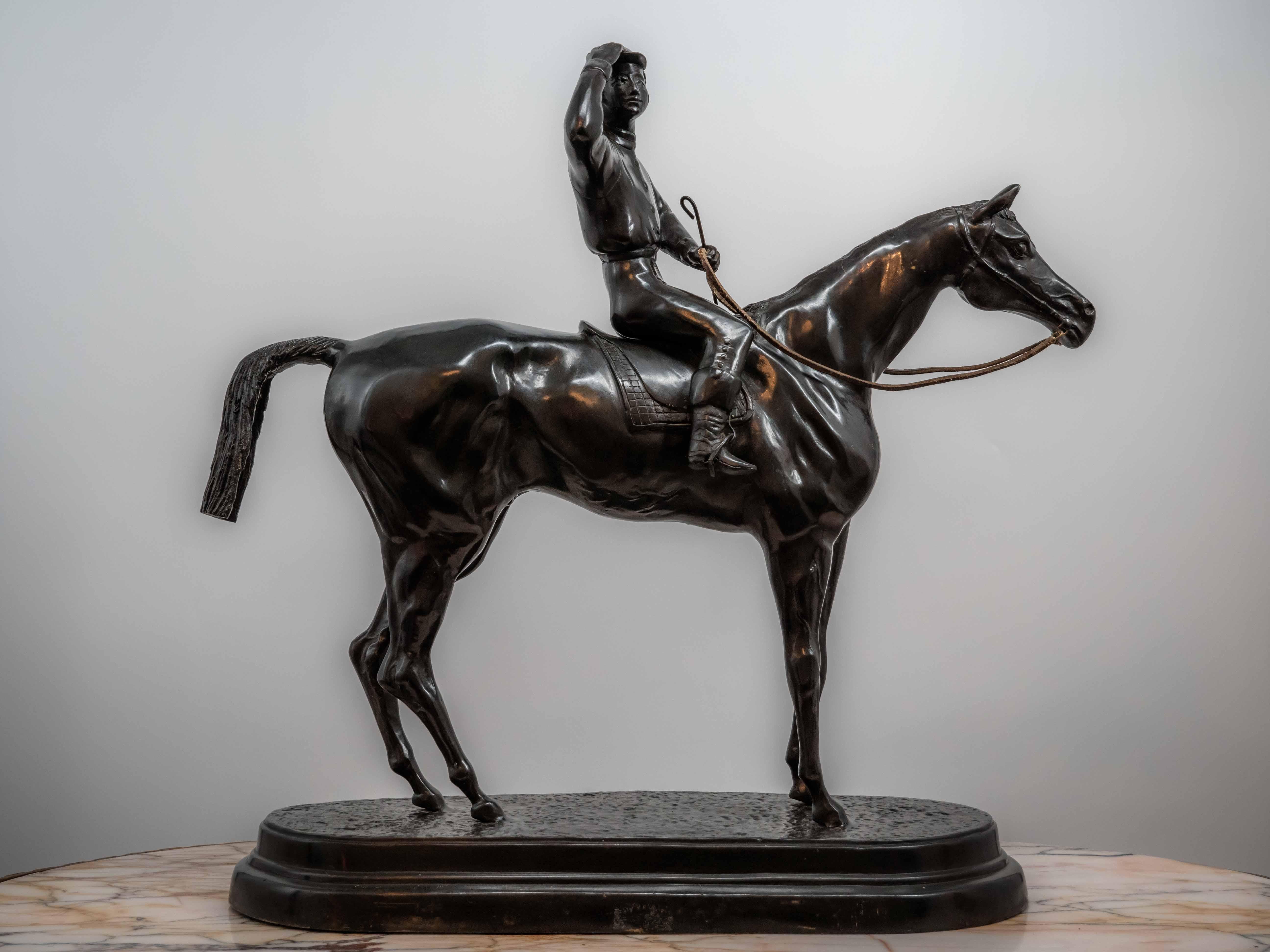 Bronze statue of a jockey on a horse sign Valton

A beautiful large statue of a jockey sitting on a horse. Detailed rendering. The statue is signed on the base. The statue was probably modeled after Charles Valton. Date: end of the 19th century.