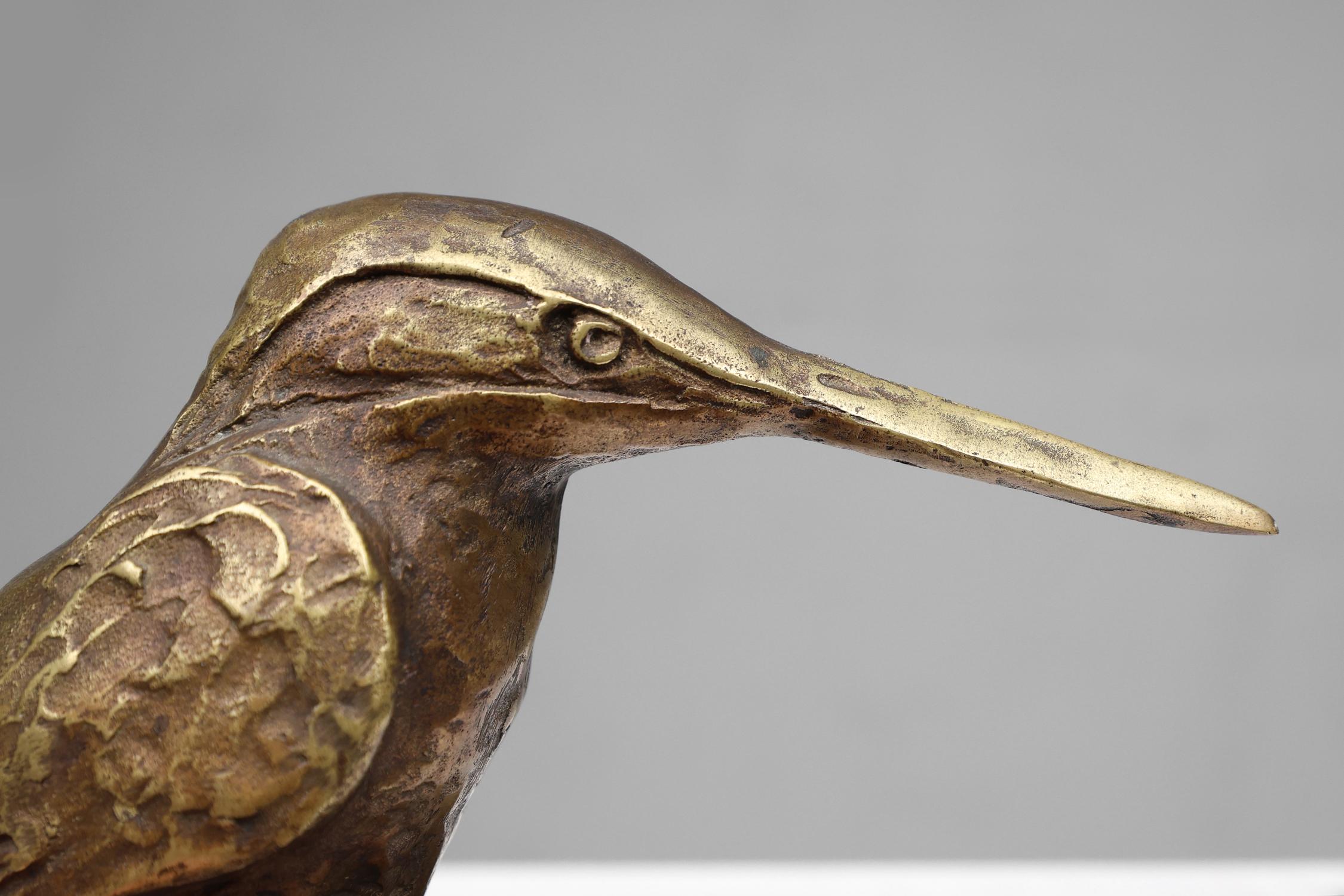 Mid-Century Modern Bronze statue of a kingfisher bird on a black marble base, Belgium 1960s