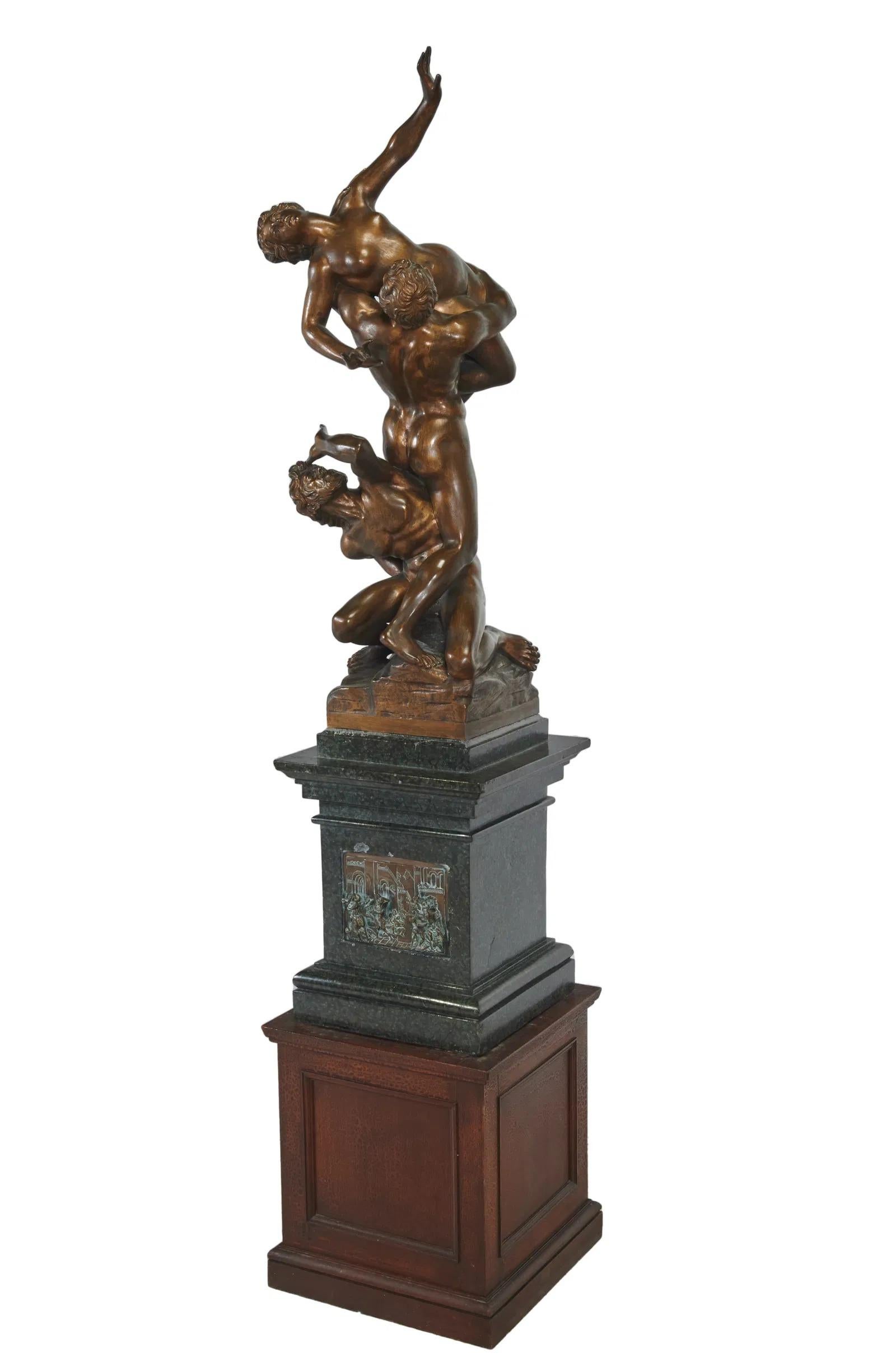 Estatua de bronce del Rapto de la Mujer Sabina Según Giambologna Neoclásico en venta