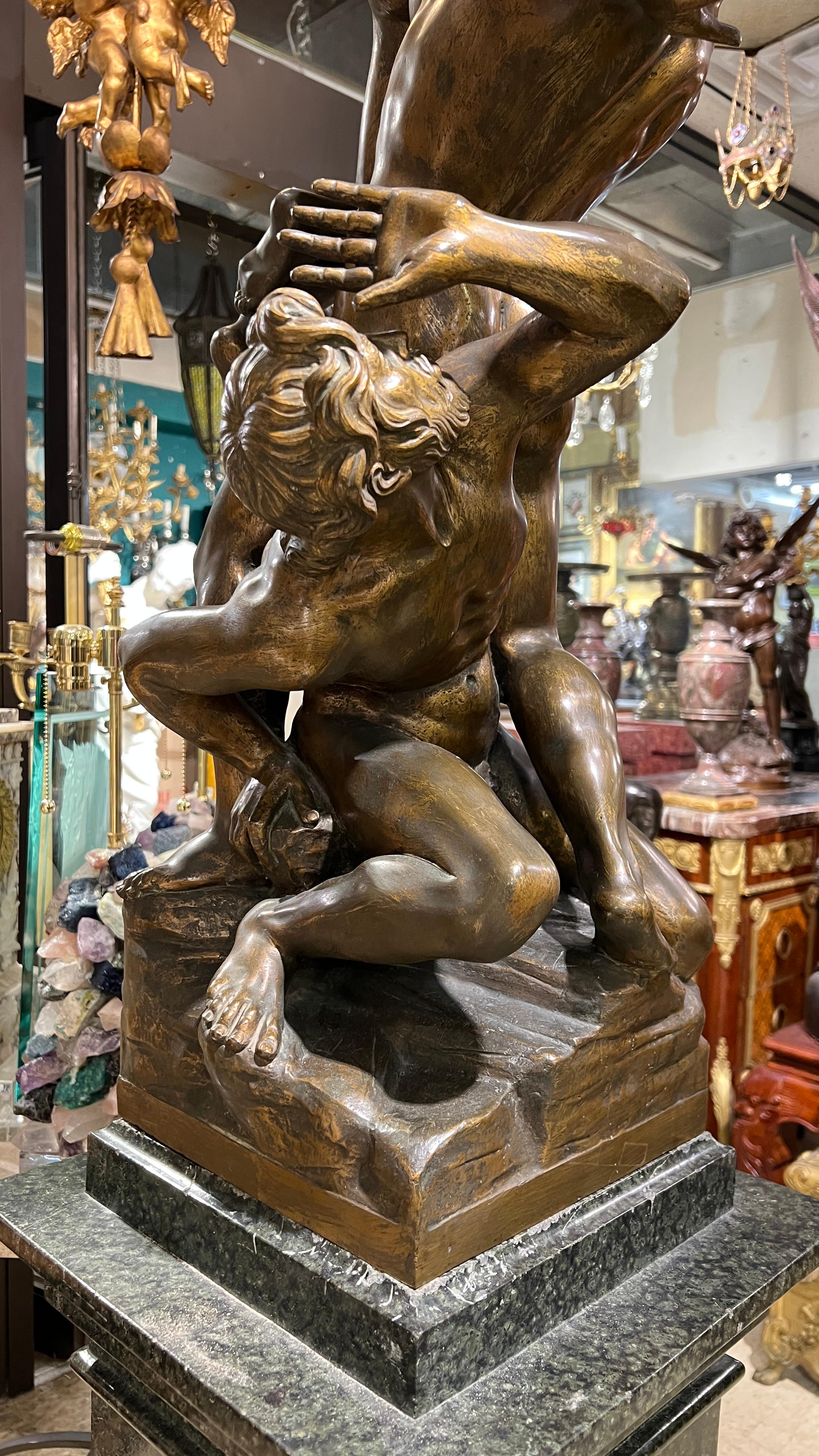 Estatua de bronce del Rapto de la Mujer Sabina Según Giambologna siglo XIX en venta