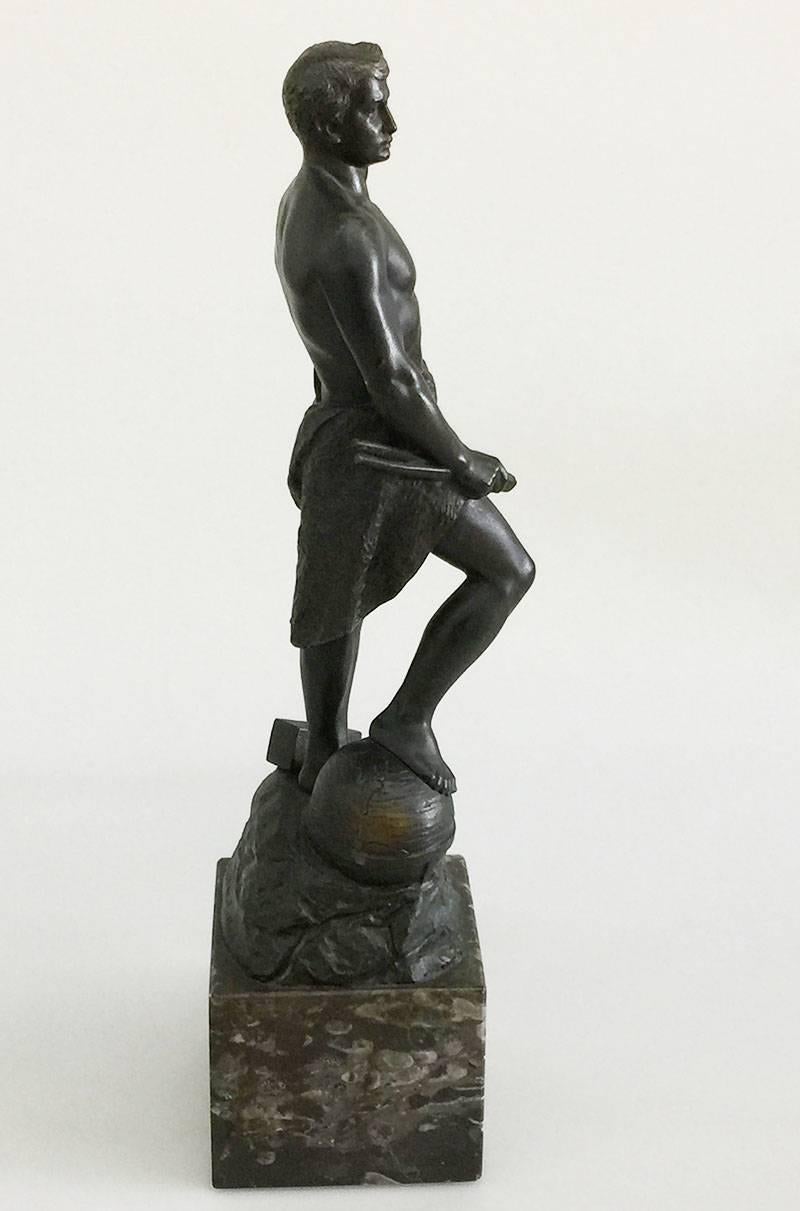 Deutsche Bronzestatue von Adolf Muller-Crefeld aus Deutschland, 1900

Adolf Muller-Crefeld, deutscher Bildhauer (1863-1934), studierte von 1879 bis 1882 an der Akademie in Antwerpen und ließ sich in Berlin nieder. 1913 stellte er auf der Berliner