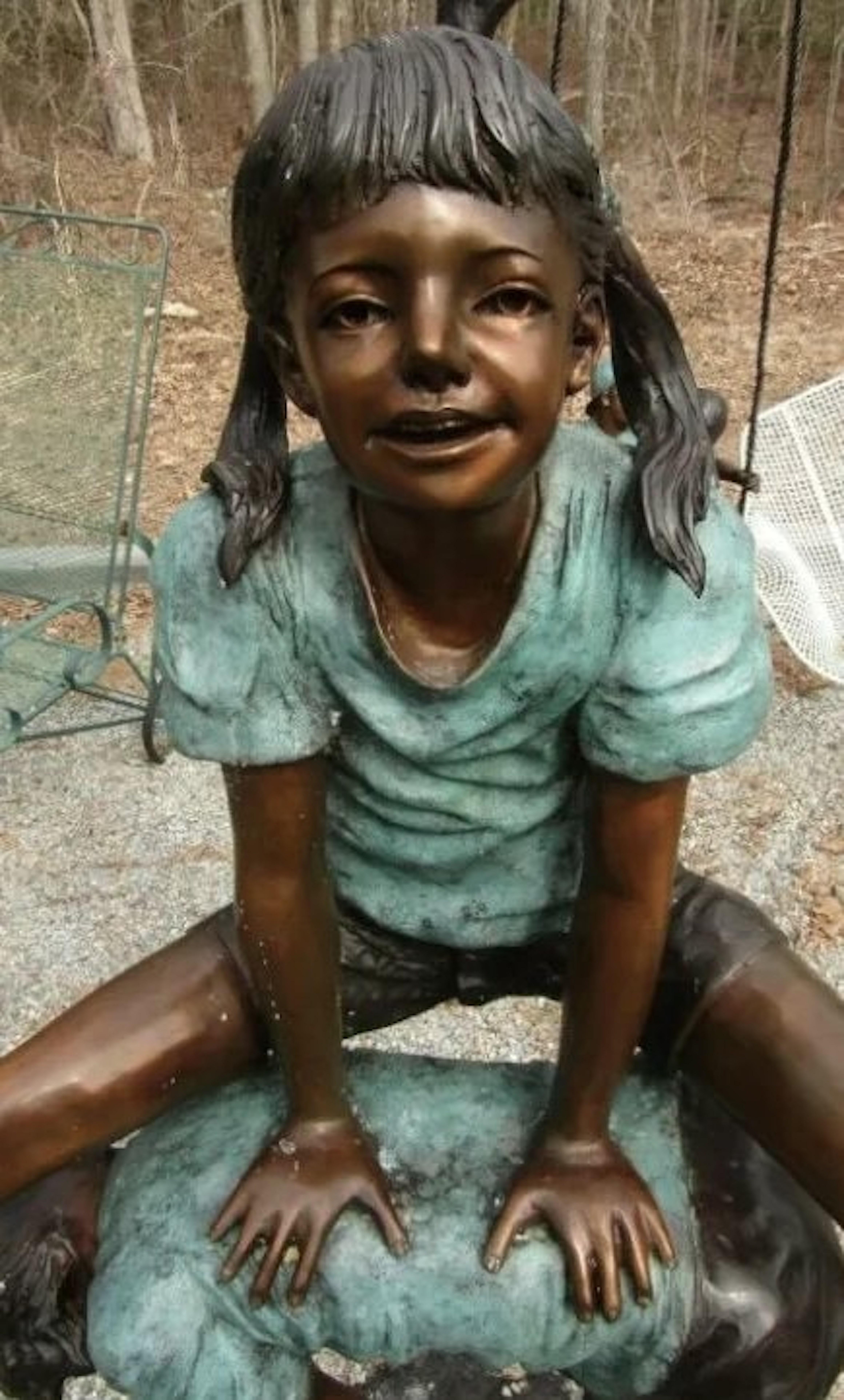 Bronzestatue von Kindern, die Fledermaus spielen, aus Bronze im Angebot 1