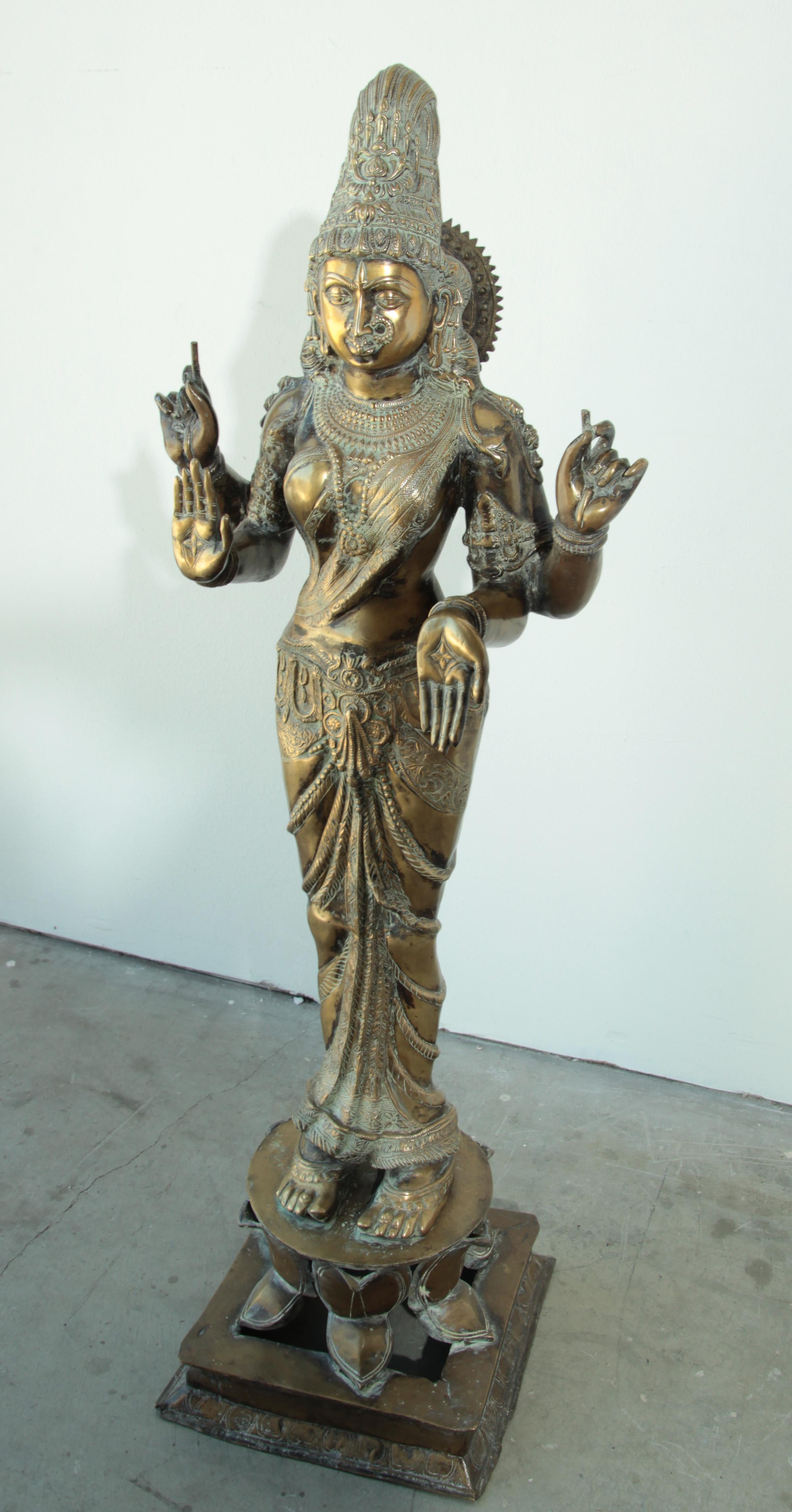 Bronze Statue of Hindu Goddess Lakshmi In Good Condition In North Hollywood, CA