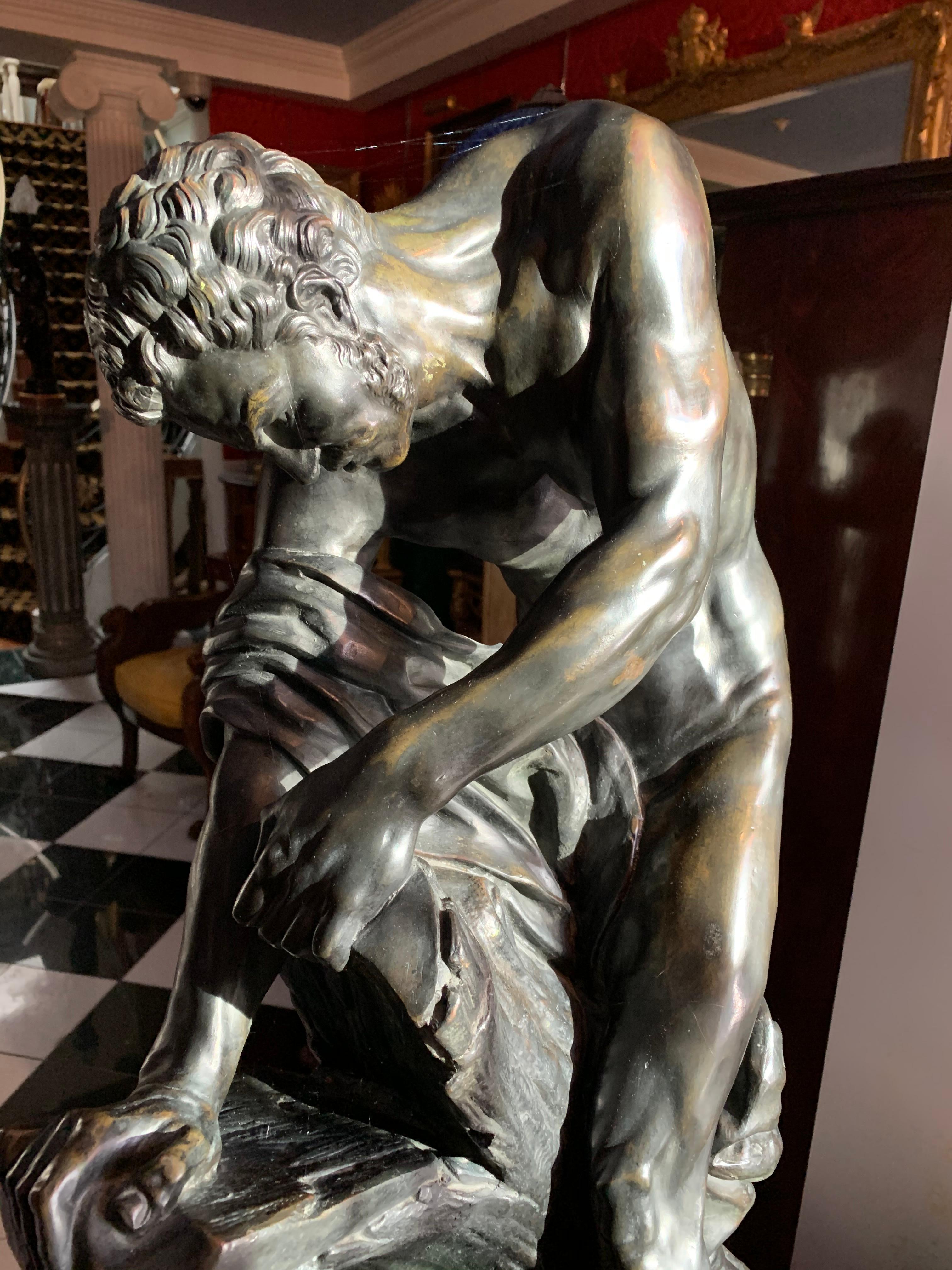 Statue en bronze du lutteur grec romain Milo de Croton d'après Dumont en vente 3