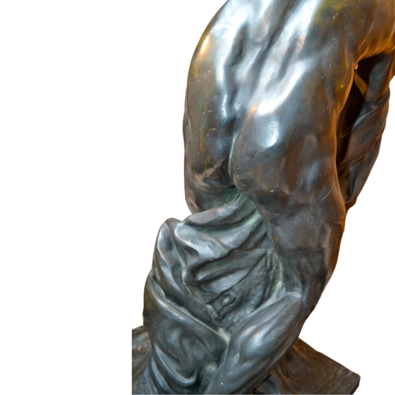 Bronze Statue en bronze du lutteur grec romain Milo de Croton d'après Dumont en vente
