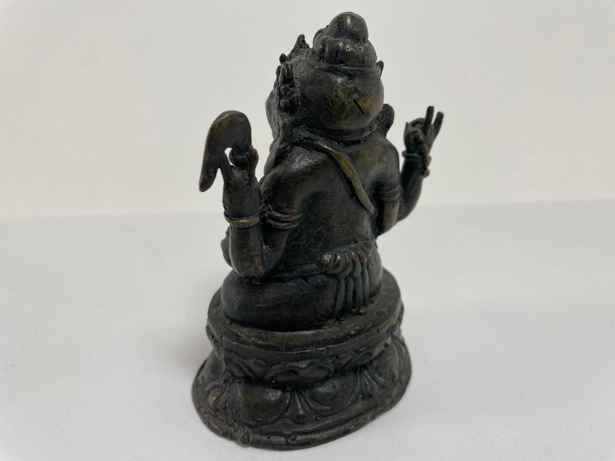 Bronze Statue Sculpture of Ganesh Indian or Nepalese Bronze Hindu Statue For Sale 9