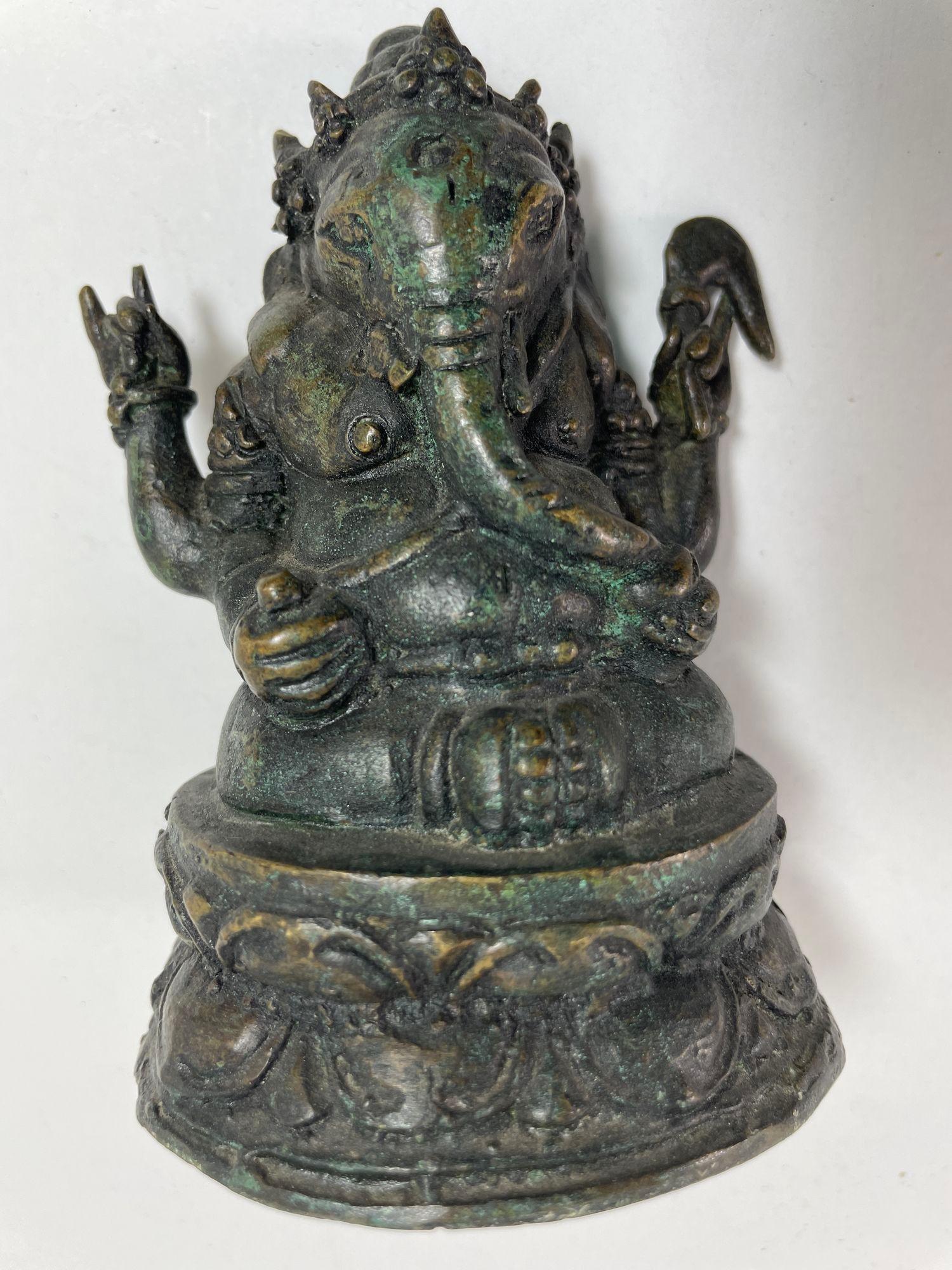 Bronze Statue Sculpture of Ganesh Indian or Nepalese Bronze Hindu Statue In Good Condition For Sale In North Hollywood, CA
