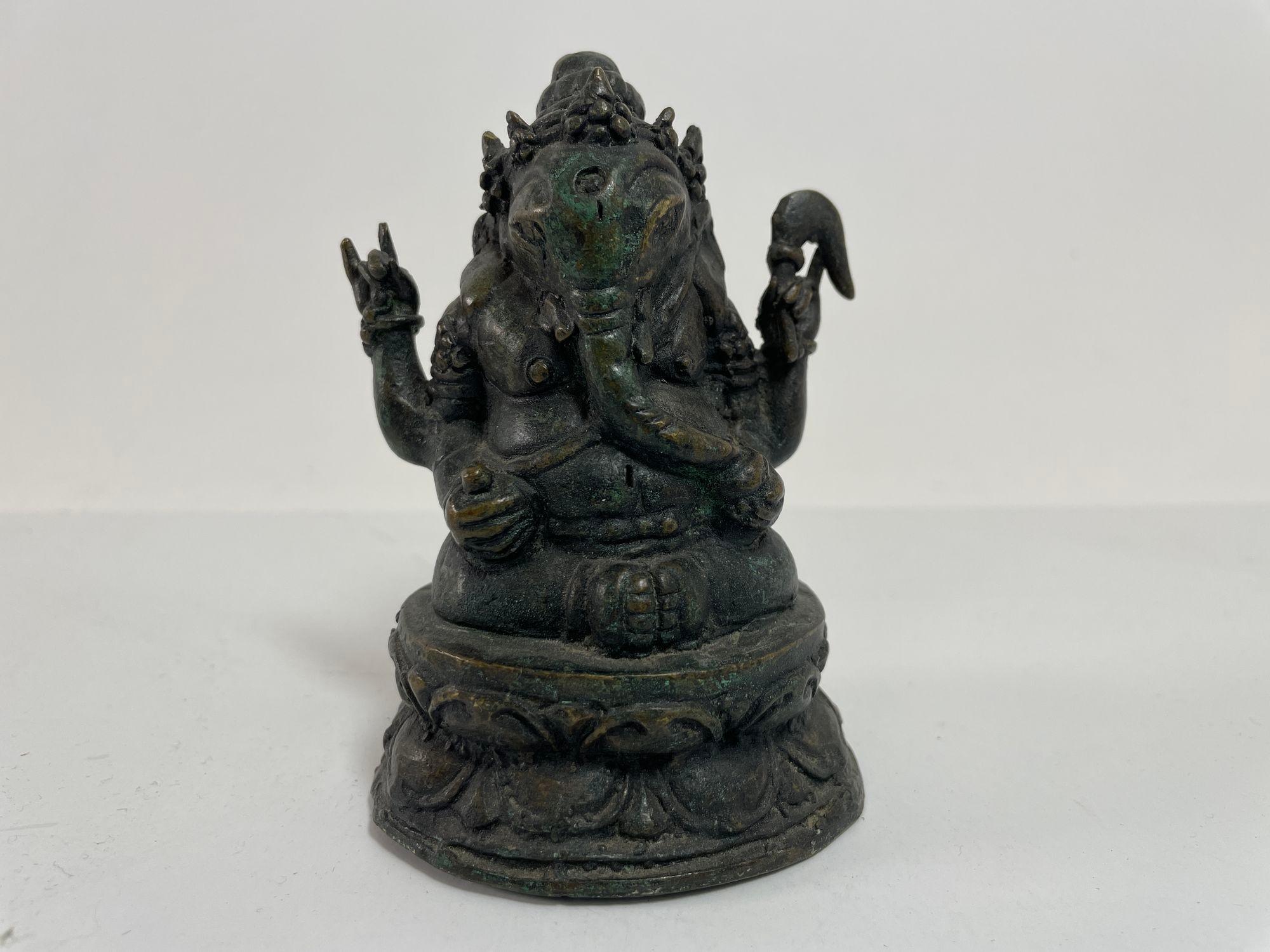 Bronze Statue Sculpture of Ganesh Indian or Nepalese Bronze Hindu Statue For Sale 3