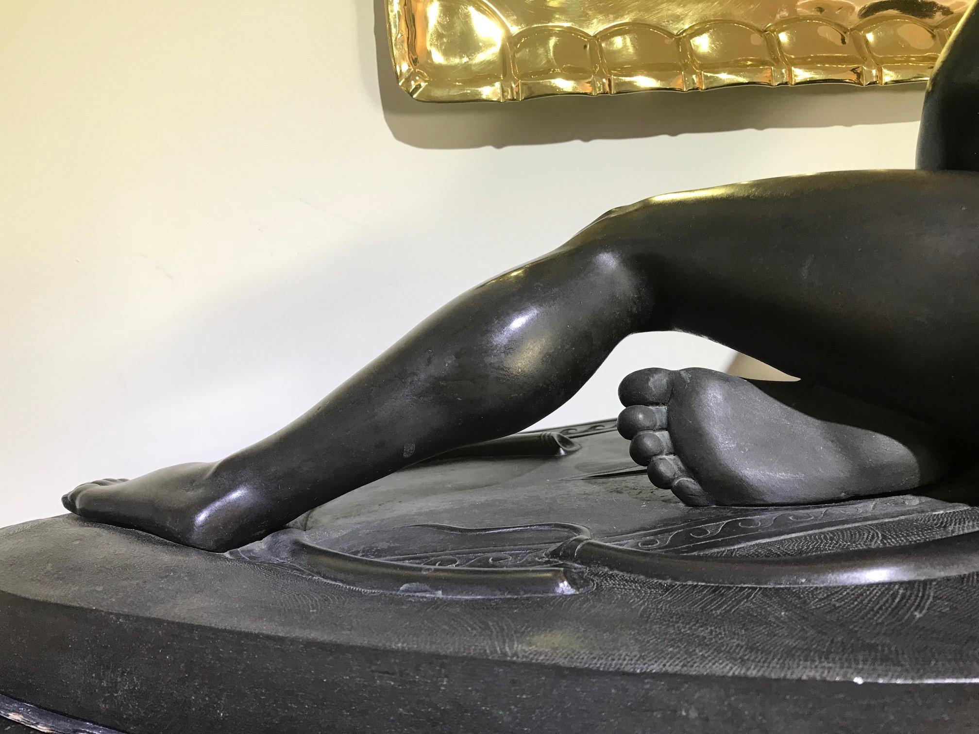 Sculpture en bronze « The Dying Gaul », signée M Amadoi N 'Napoli en vente 6