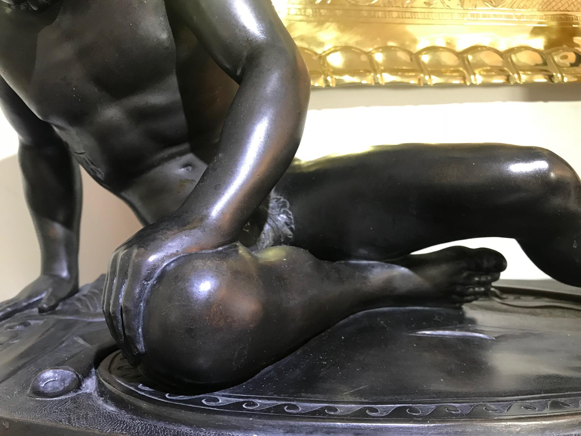 Sculpture en bronze « The Dying Gaul », signée M Amadoi N 'Napoli en vente 10