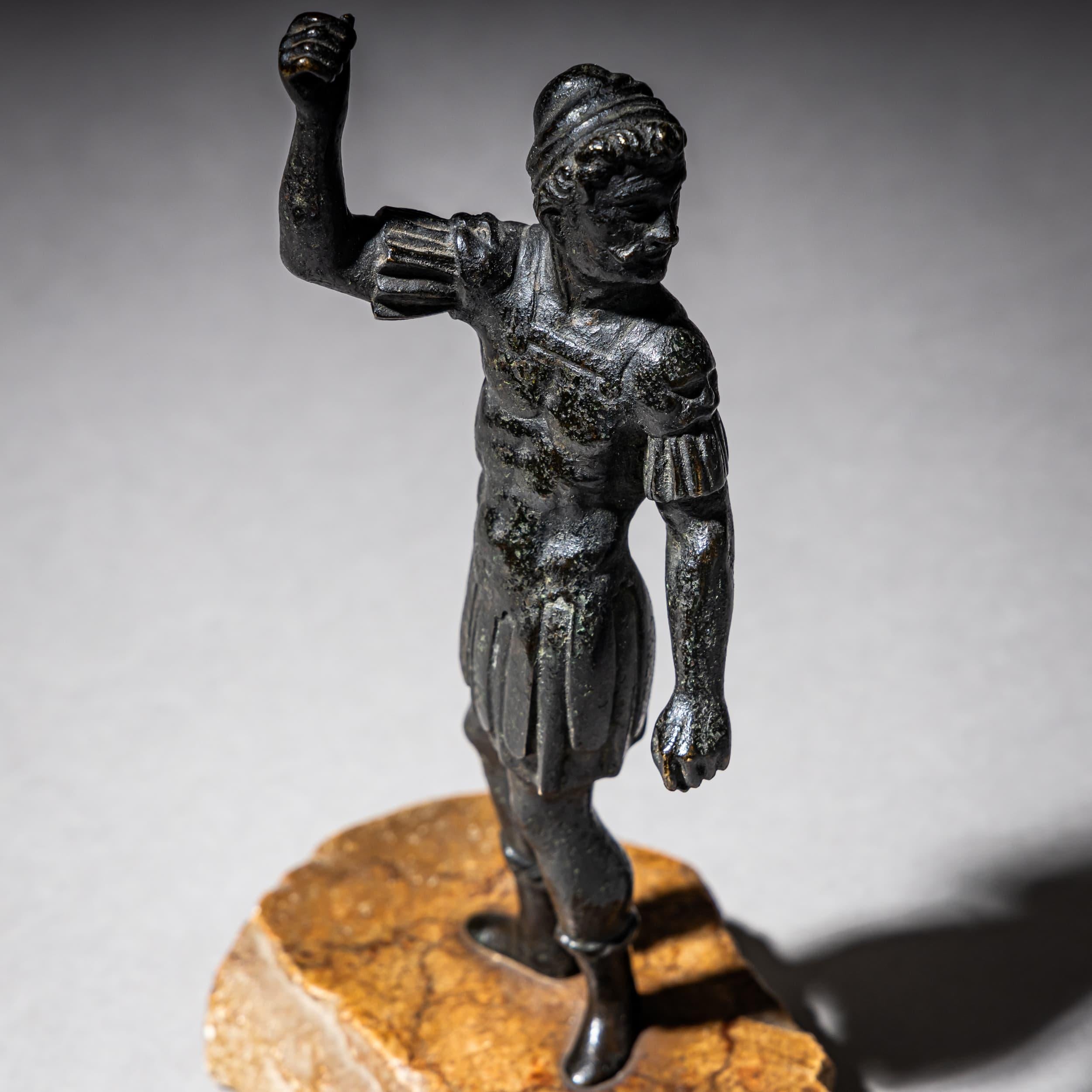 italien Statuette en bronze d'un mercenaire vénitien, Italie 16e/17e siècle en vente