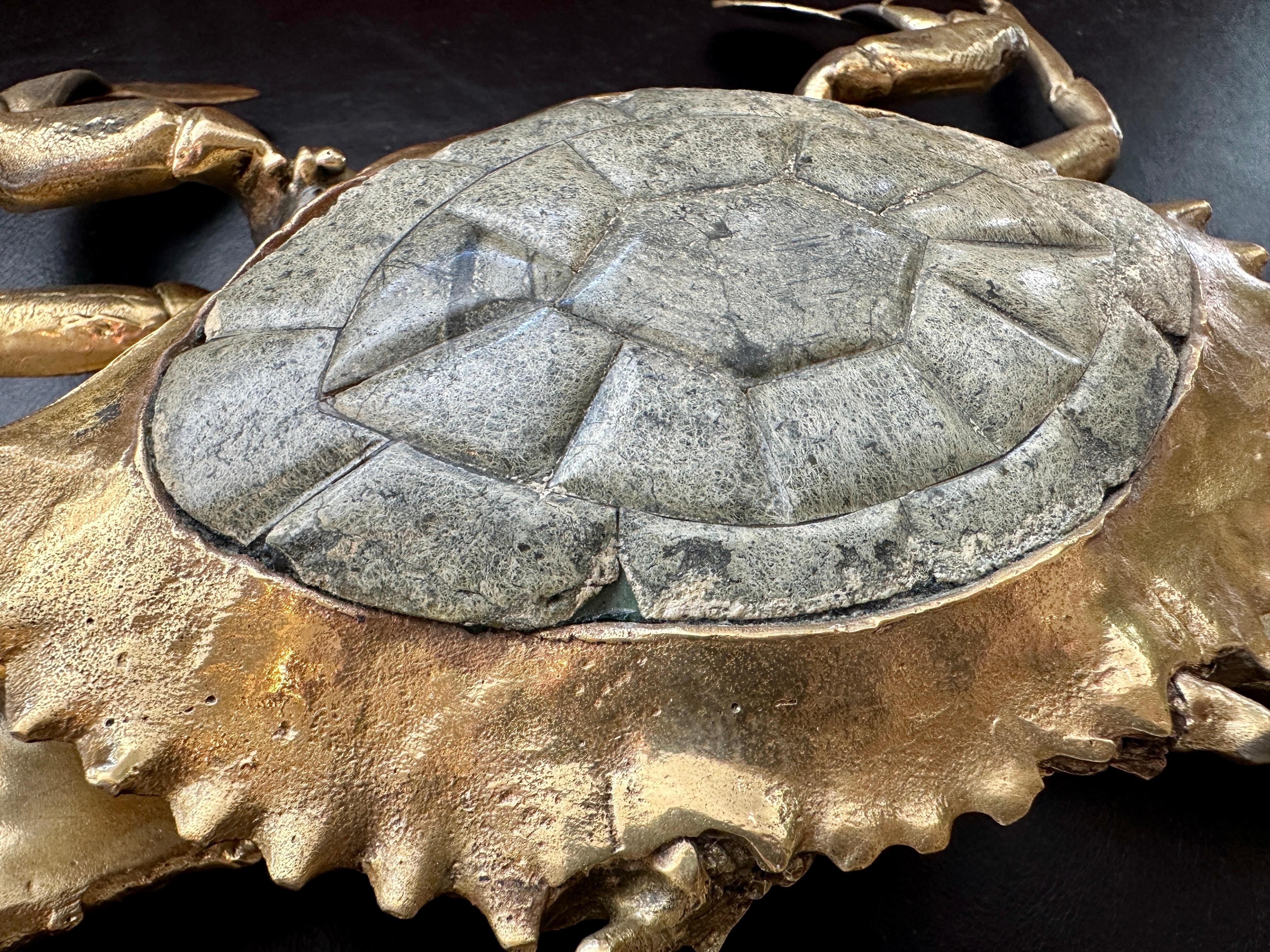 Inconnu Sculpture de table en bronze et pierre représentant un crabe dormeur en vente