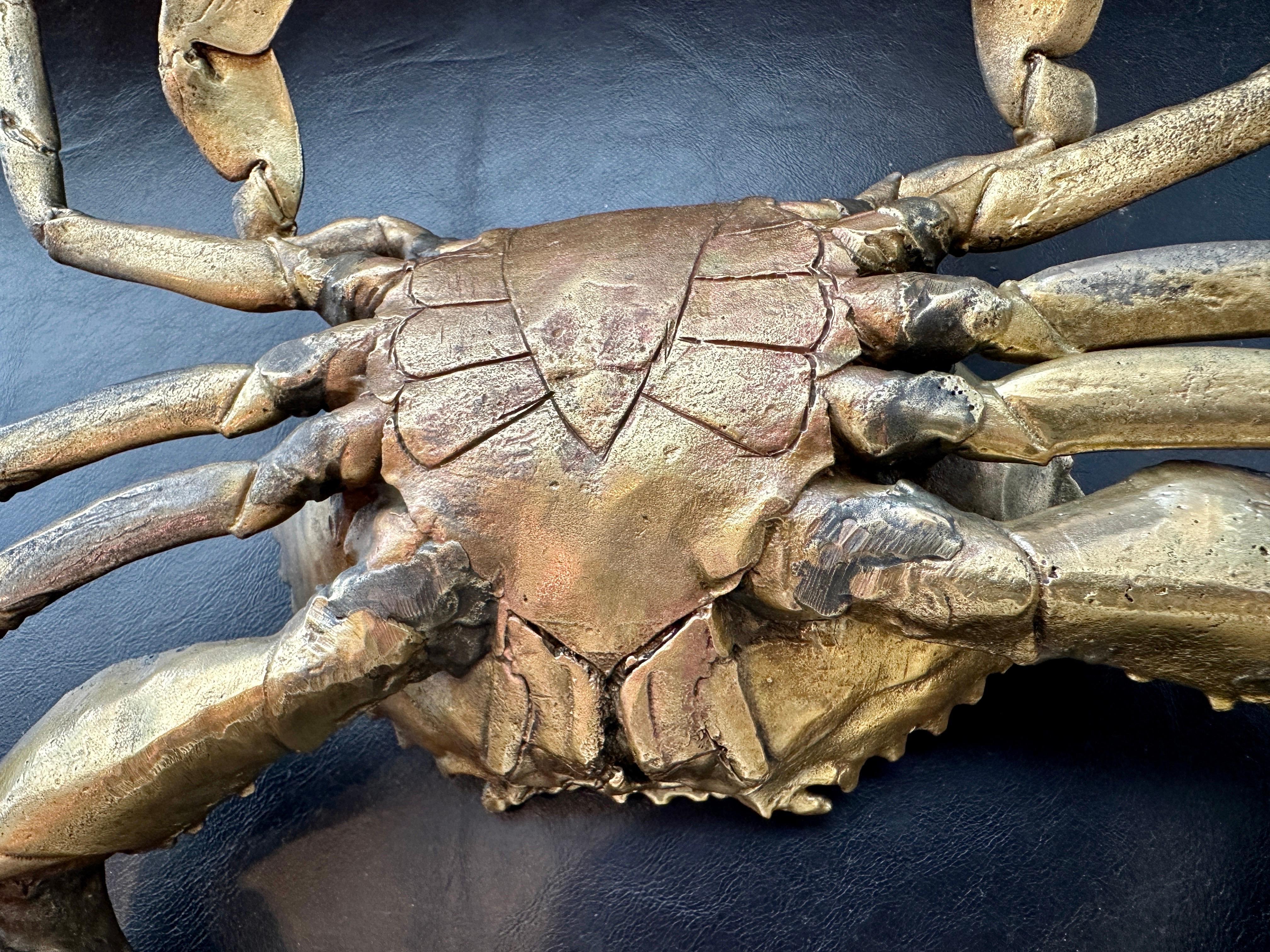Milieu du XXe siècle Sculpture de table en bronze et pierre représentant un crabe dormeur en vente