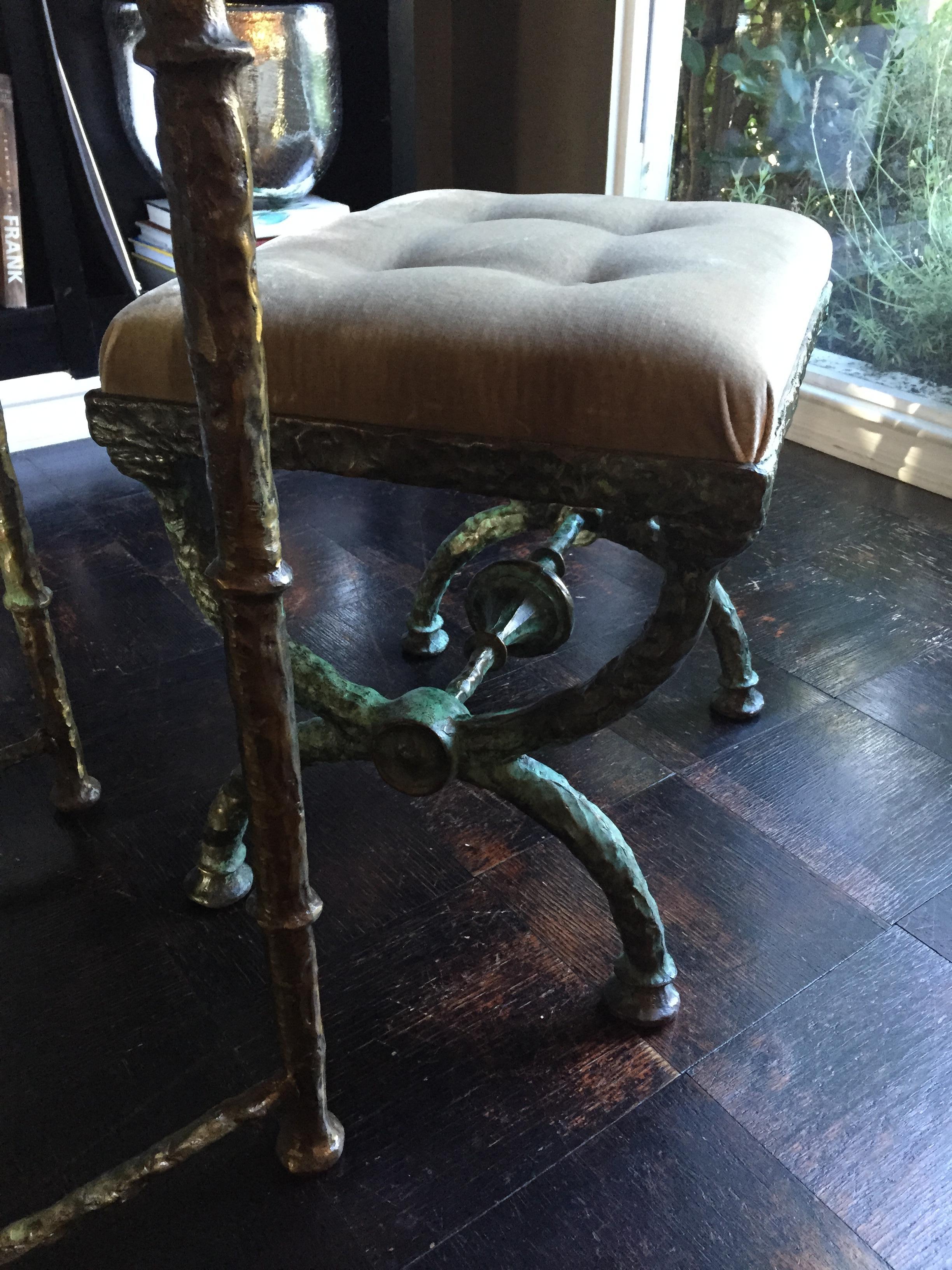 Tabouret en bronze avec assise en cuir marron ou noir rembourrée en vente 5