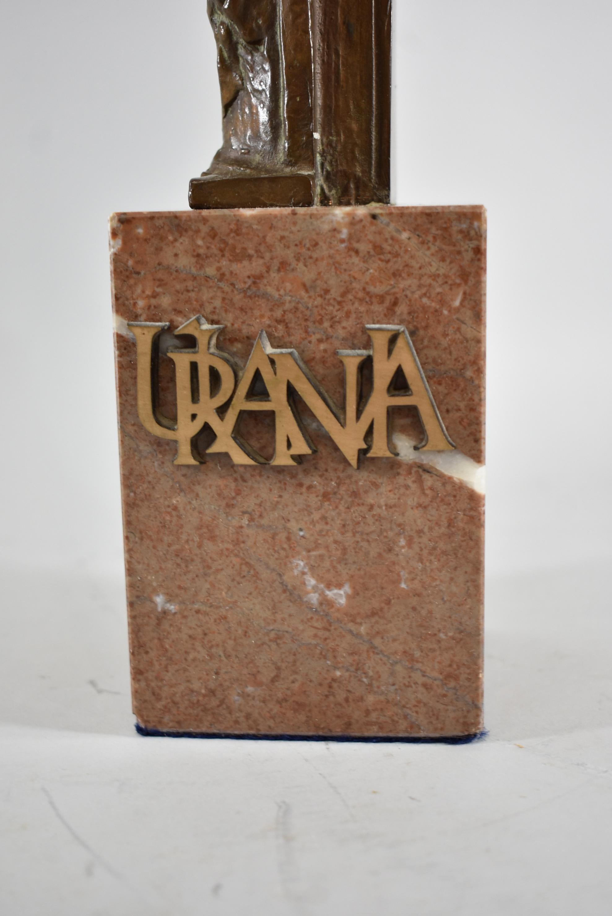 XXIe siècle et contemporain Statuette féminine en bronze, base en marbre Urania de Jan Hanna en vente