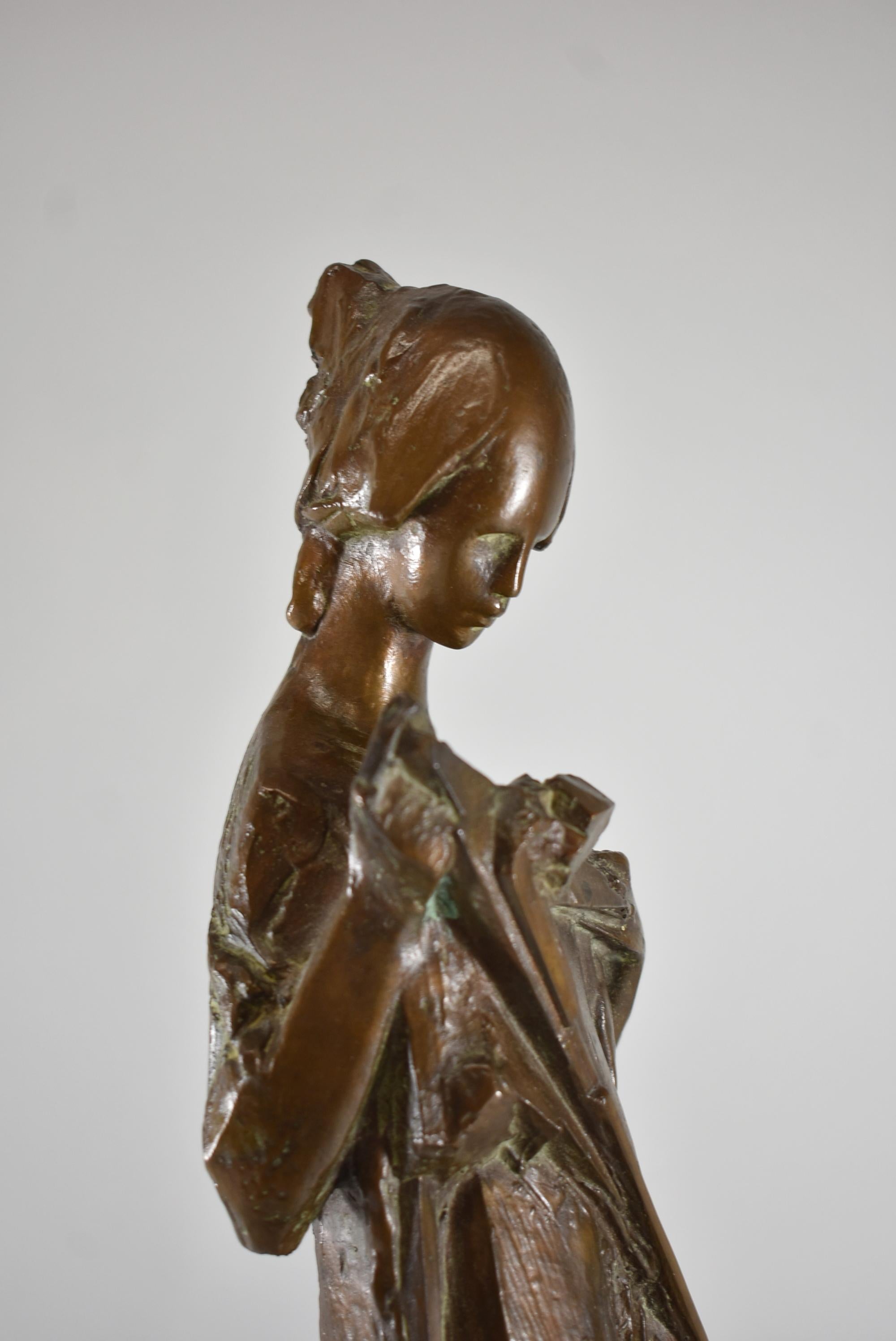 Base in bronzo con figura femminile in marmo Urania di Jan Hanna in vendita 1