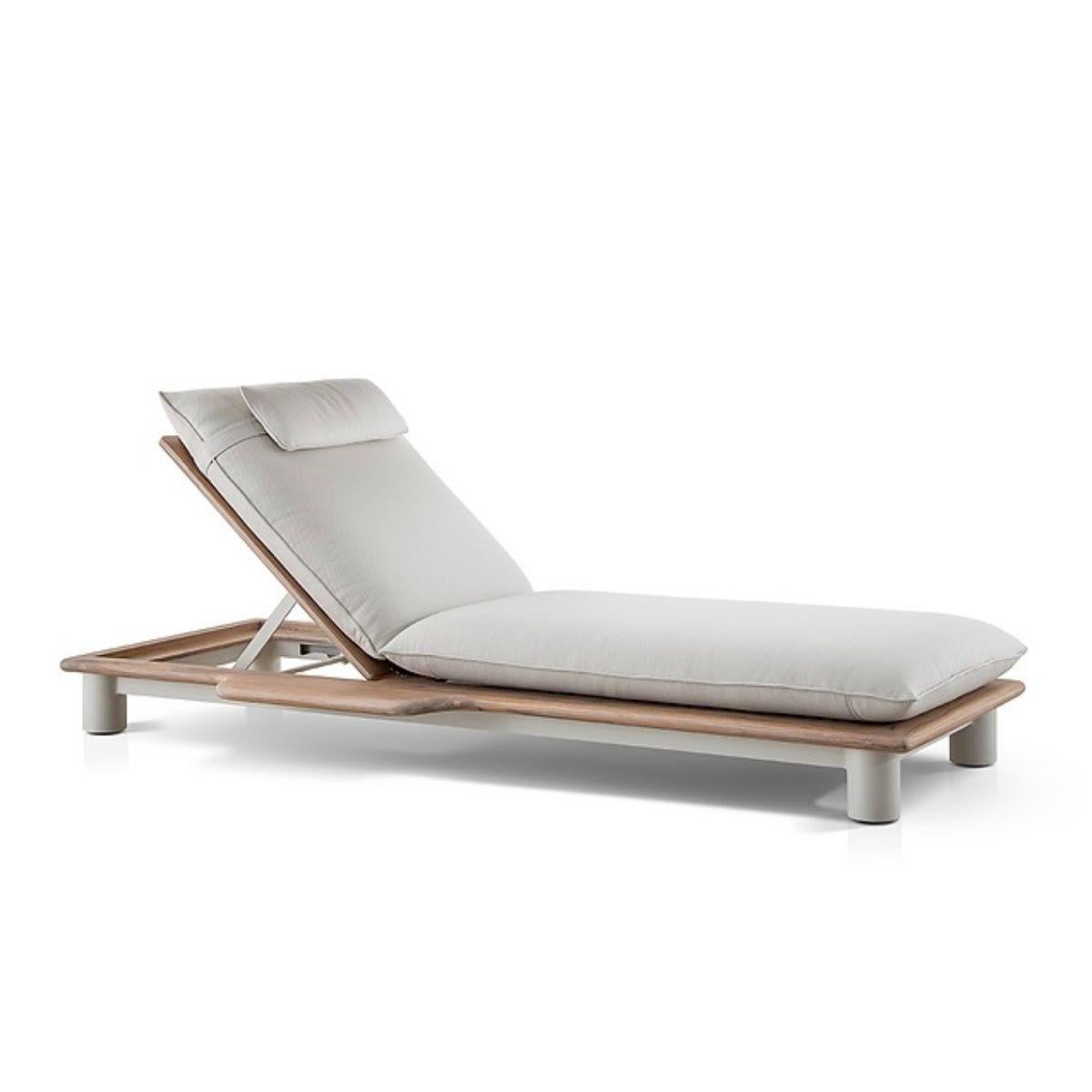 Bronze Sunlounger, Contemporary with Integrated Side Table by Roberta Banqueri For Sale 1