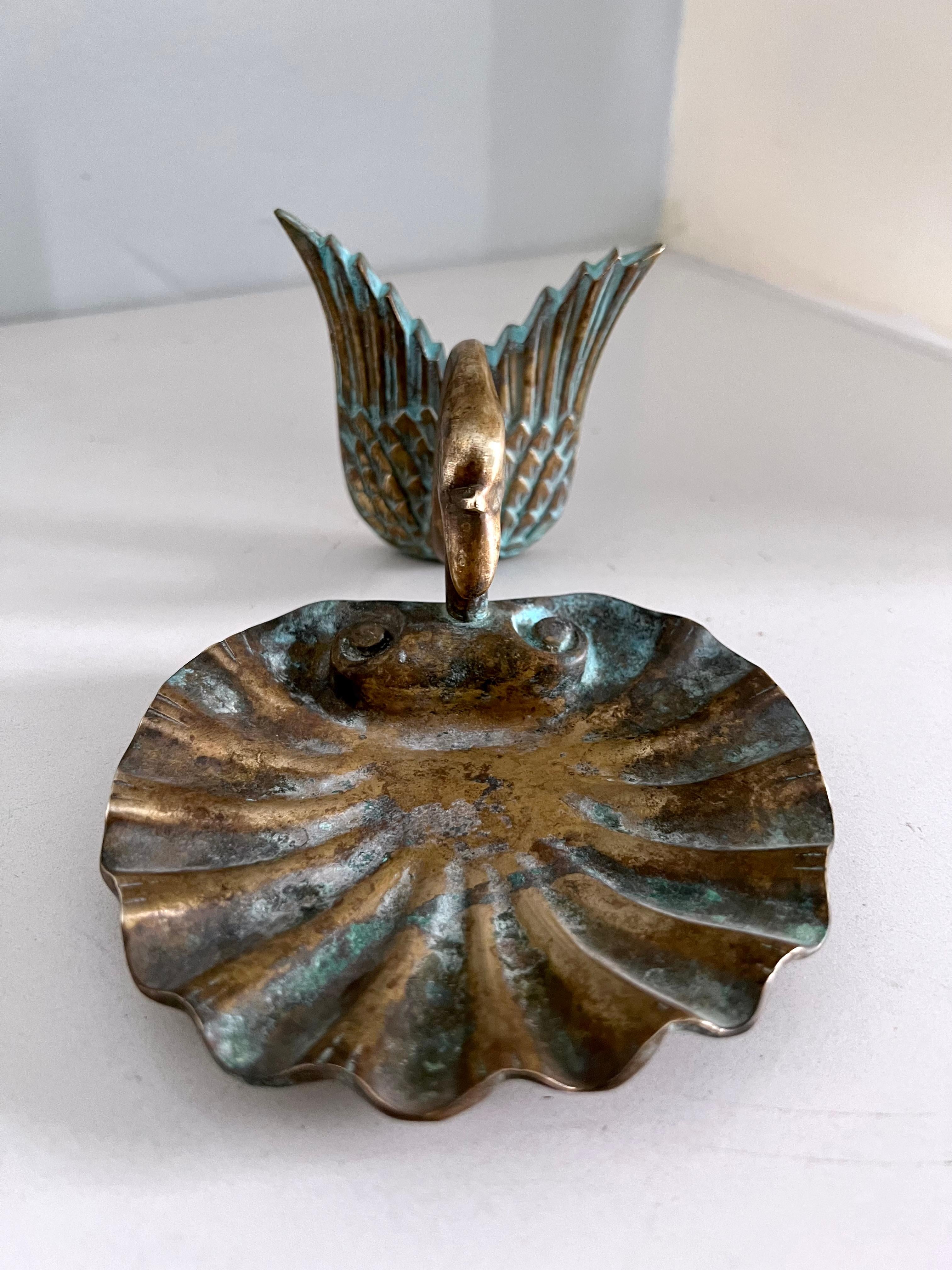 Soßenschale aus Bronze mit Schwan oder Gänseblümchen und Muschel im Zustand „Gut“ im Angebot in Los Angeles, CA