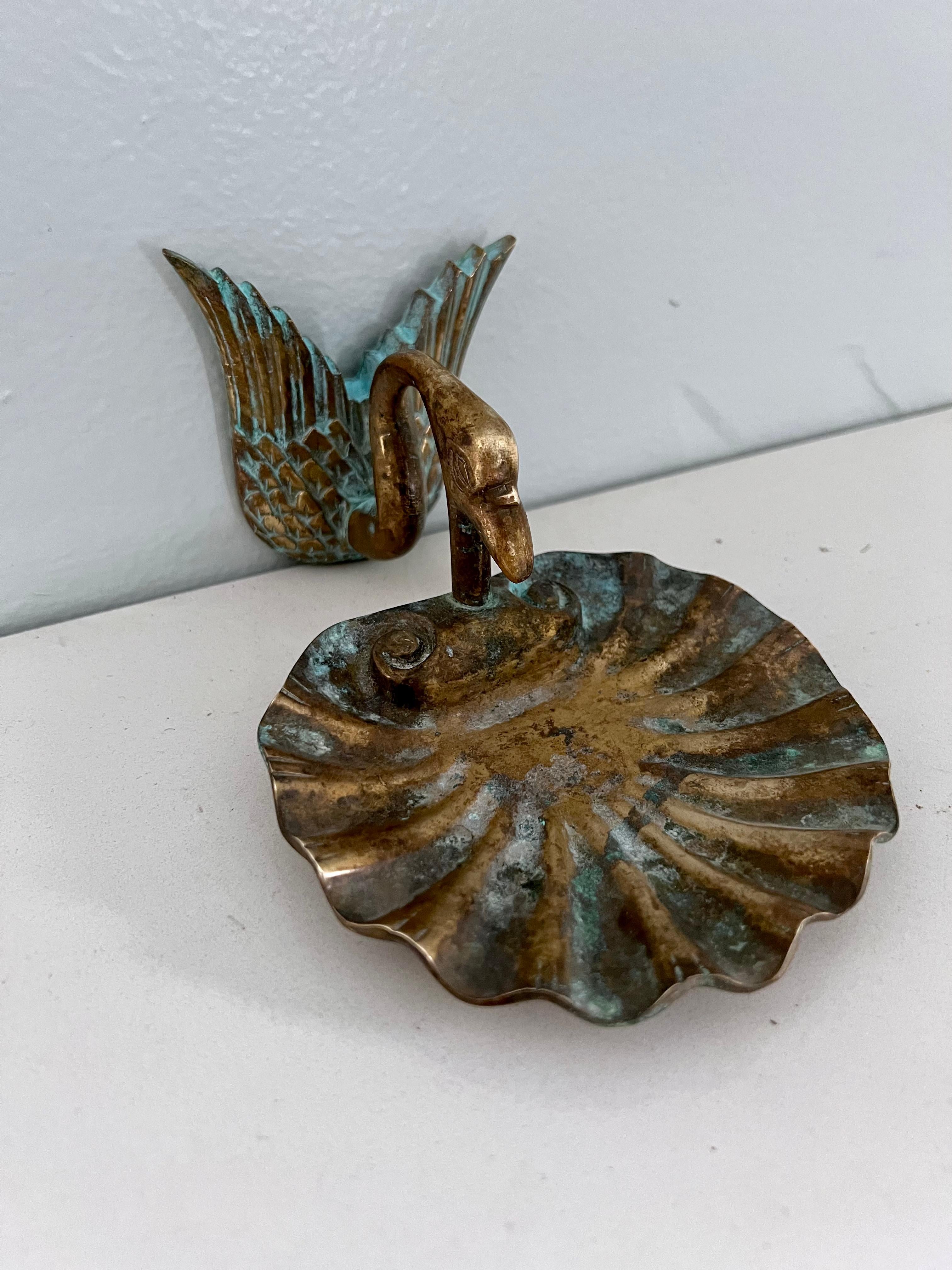 Soßenschale aus Bronze mit Schwan oder Gänseblümchen und Muschel im Angebot 1