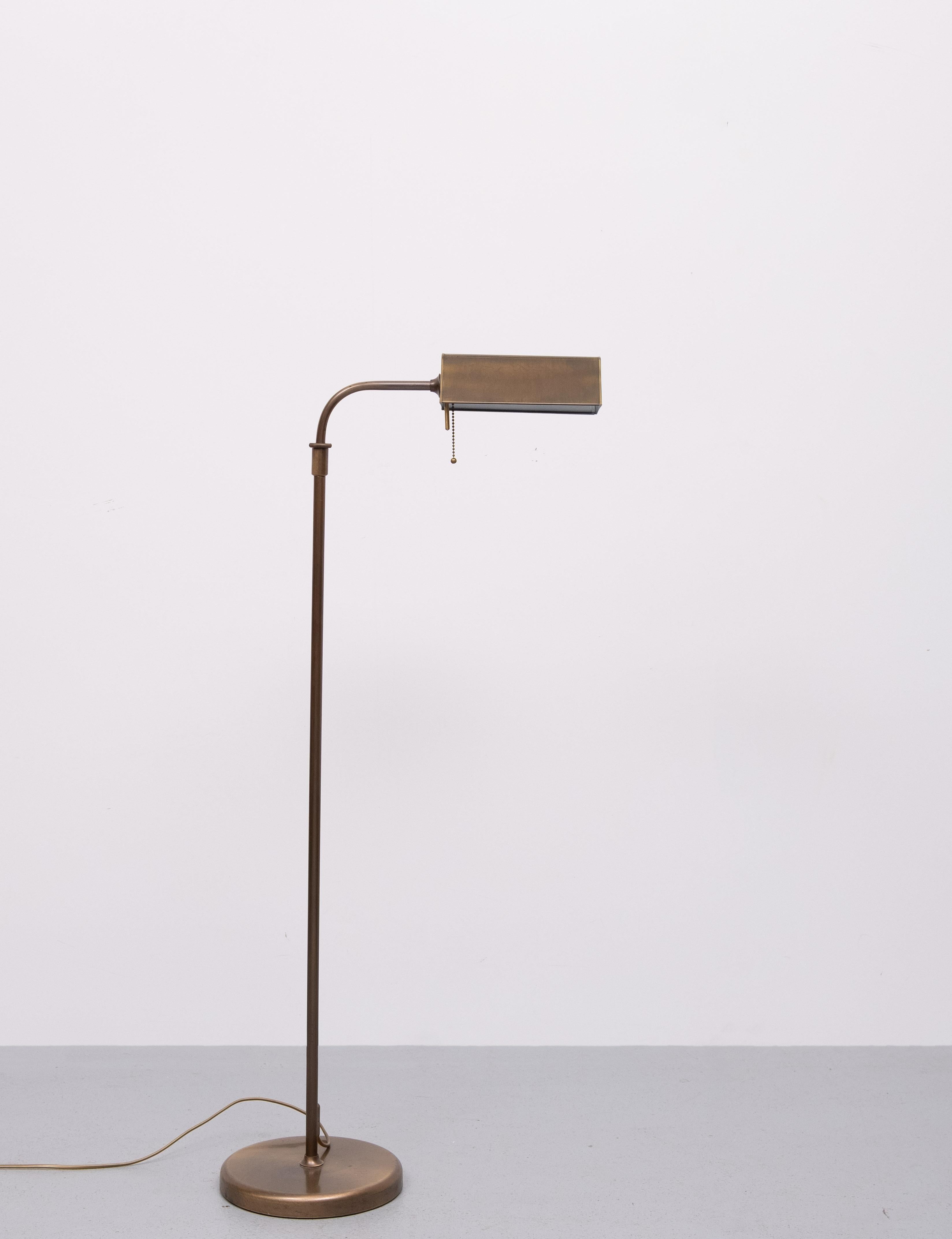Bronze Schwenkarm Stehleuchte 1970er Jahre Deutschland (Moderne der Mitte des Jahrhunderts) im Angebot