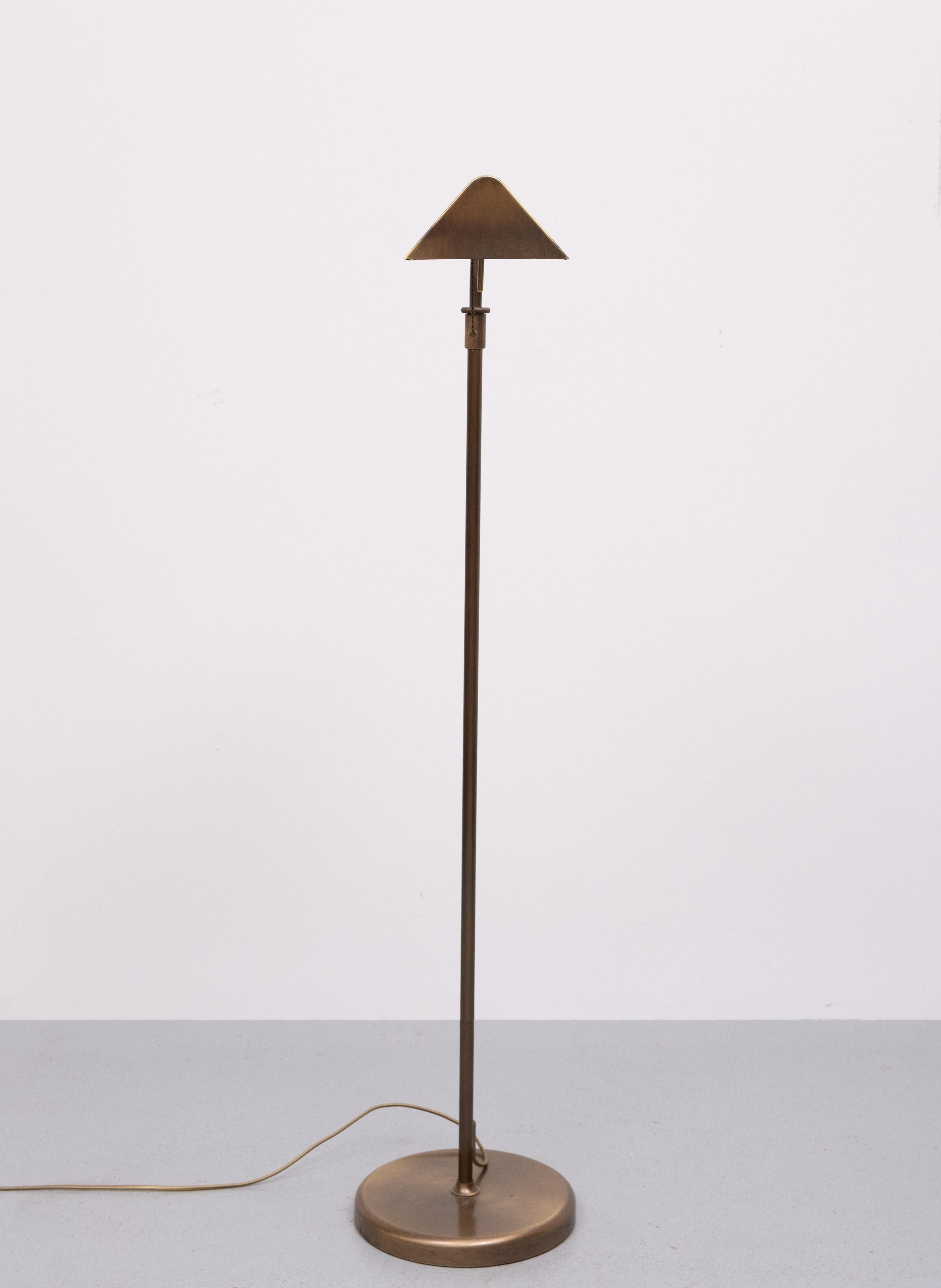 Bronze Schwenkarm Stehleuchte 1970er Jahre Deutschland (Ende des 20. Jahrhunderts) im Angebot