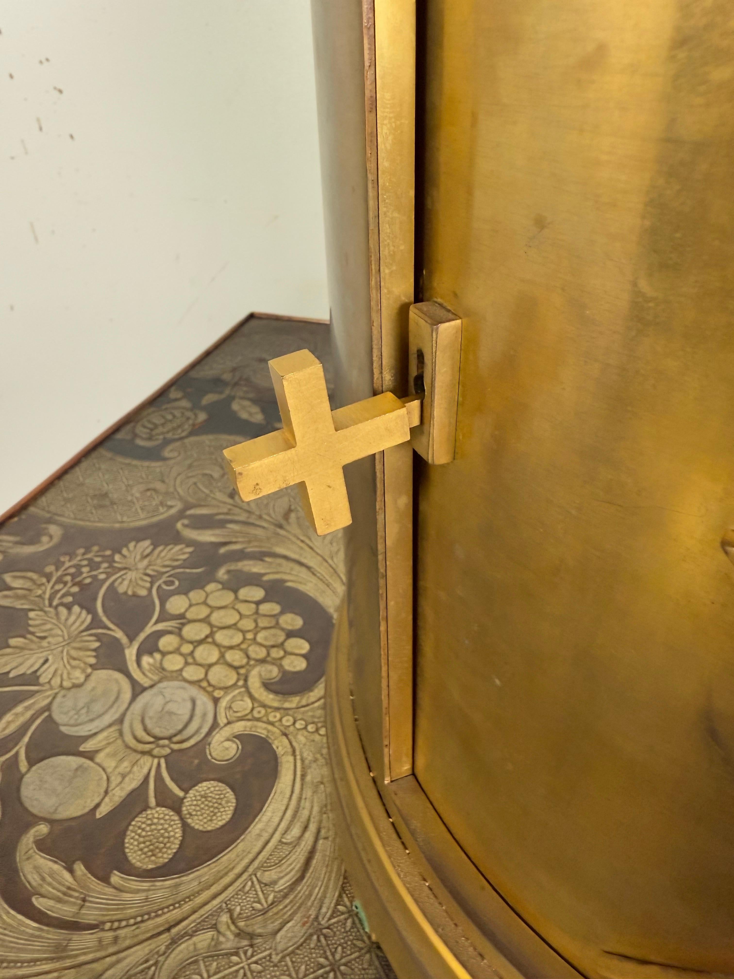 Tabernacle en bronze fabriqué par Cheret Ateliers d'Art Liturgique Bon état - En vente à Los Angeles, CA