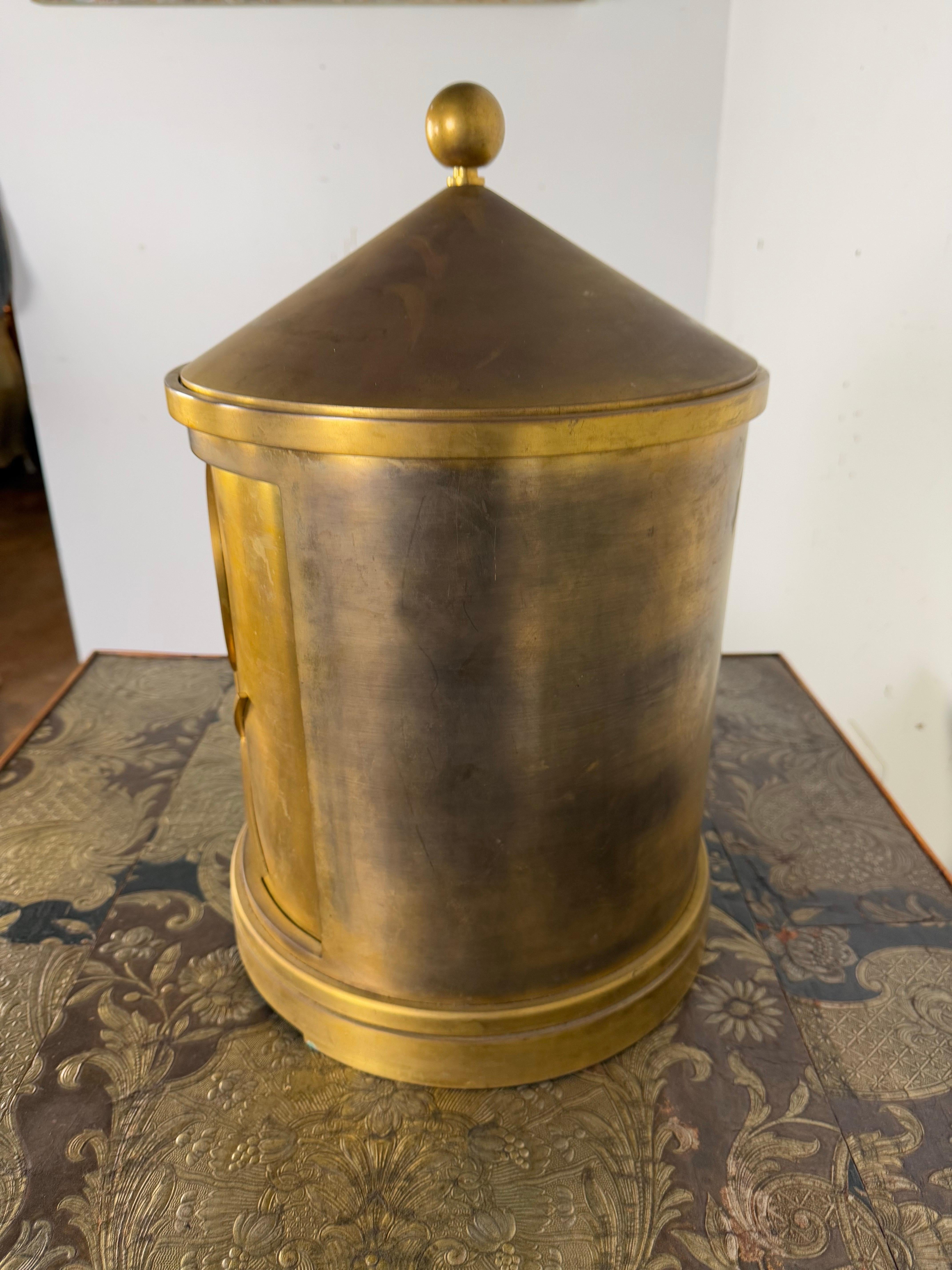 Milieu du XXe siècle Tabernacle en bronze fabriqué par Cheret Ateliers d'Art Liturgique en vente
