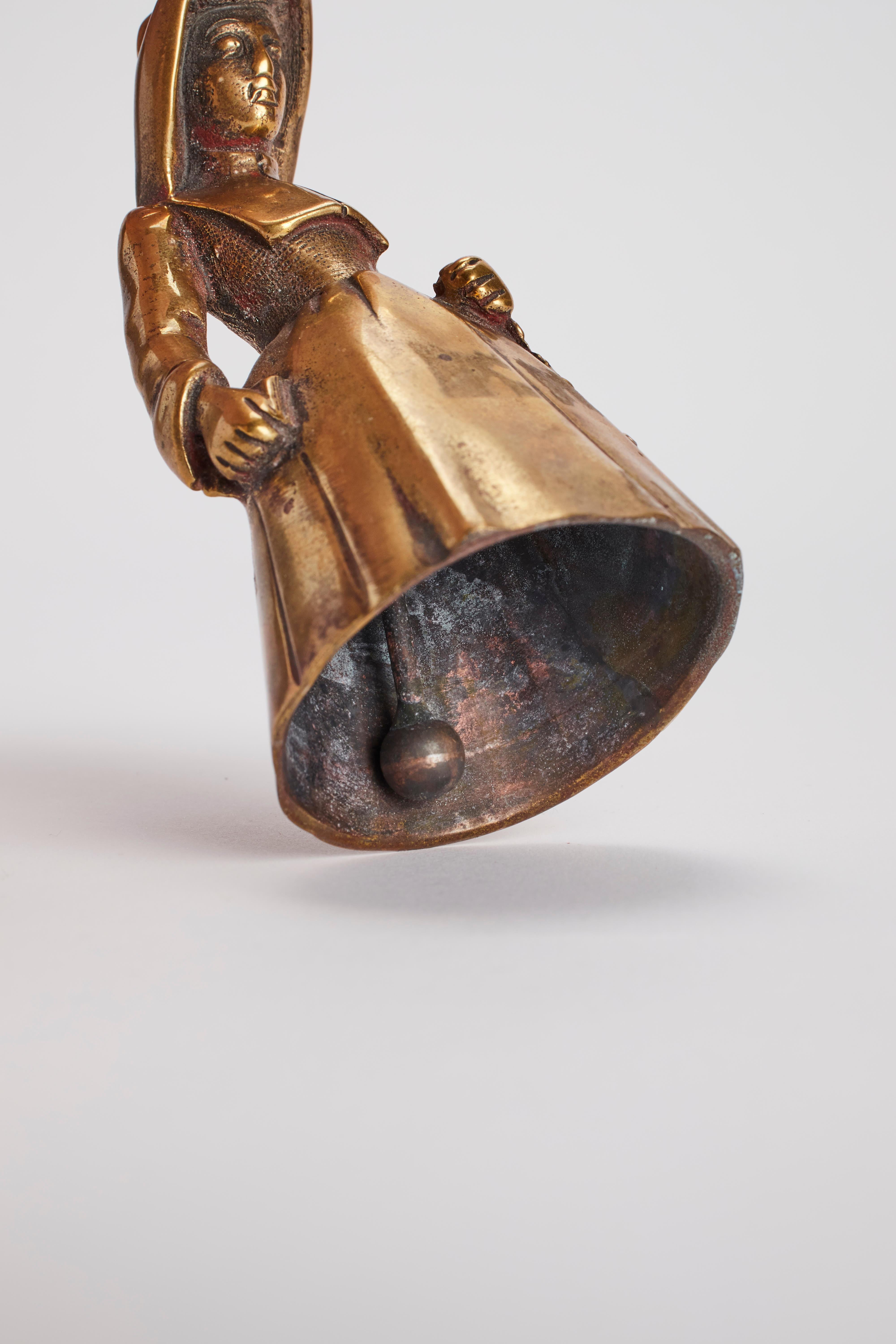 XIXe siècle Cloche de table en bronze, représentant la reine d'Écosse, Mary Stuard, Royaume-Uni 1880. en vente