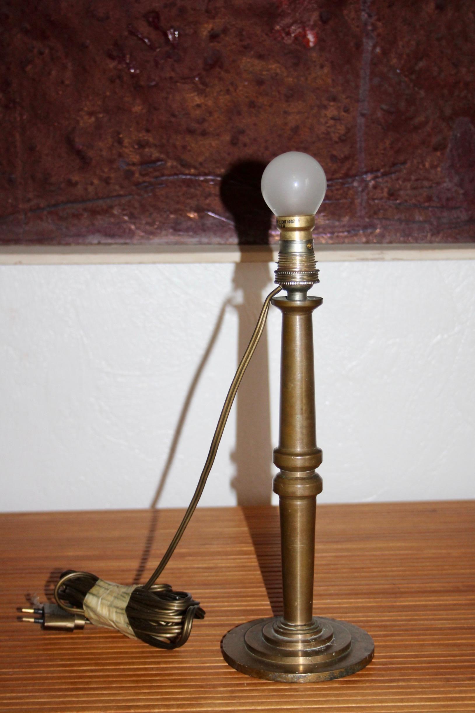 Européen Lampe de table bronze en vente