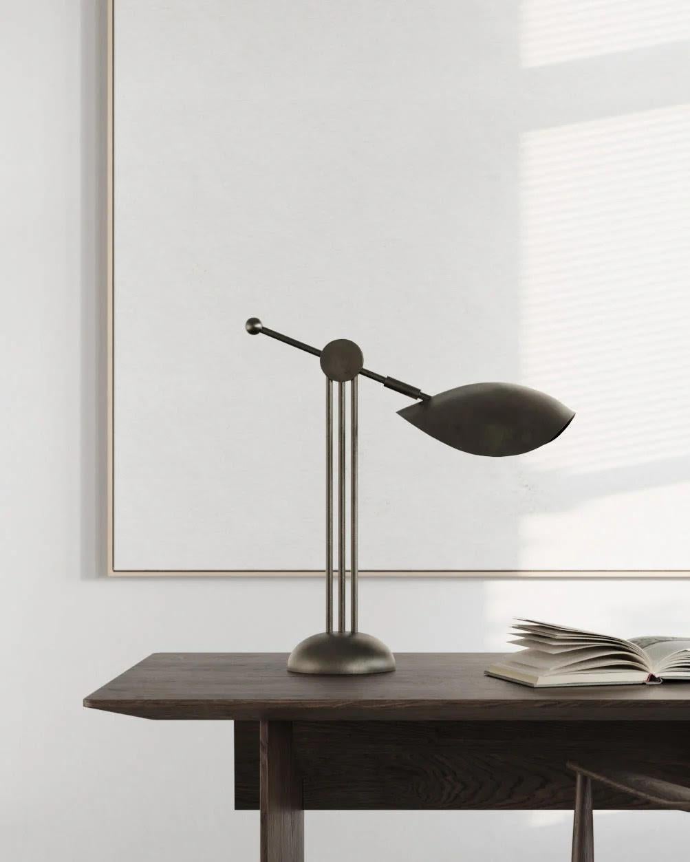 Bronze Table Lamp in the Style of the 1960s, a Contemporary Work. In New Condition For Sale In Saint-Ouen, FR