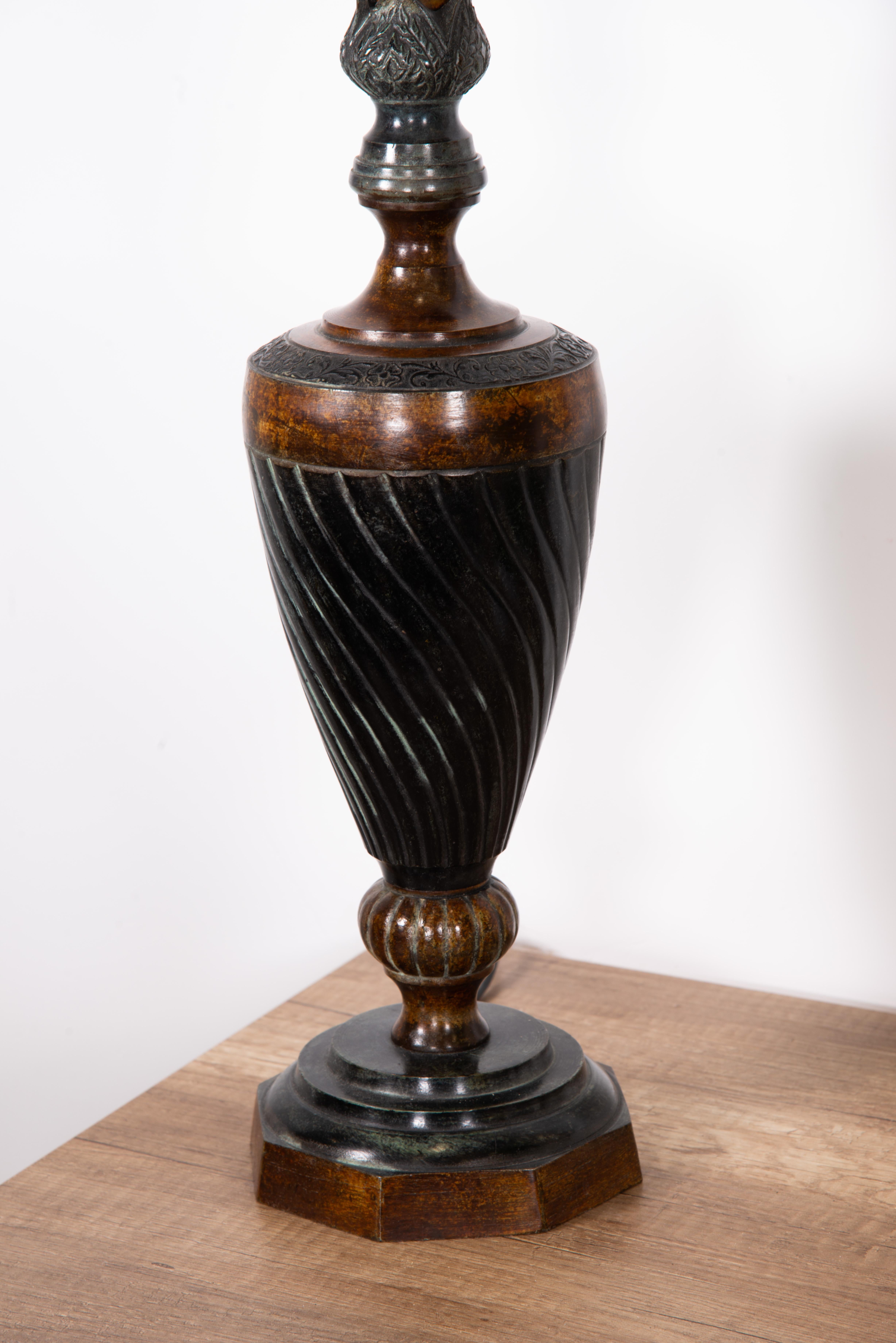 Lampada da tavolo in bronzo (vaso). In condizioni buone in vendita a Madrid, ES