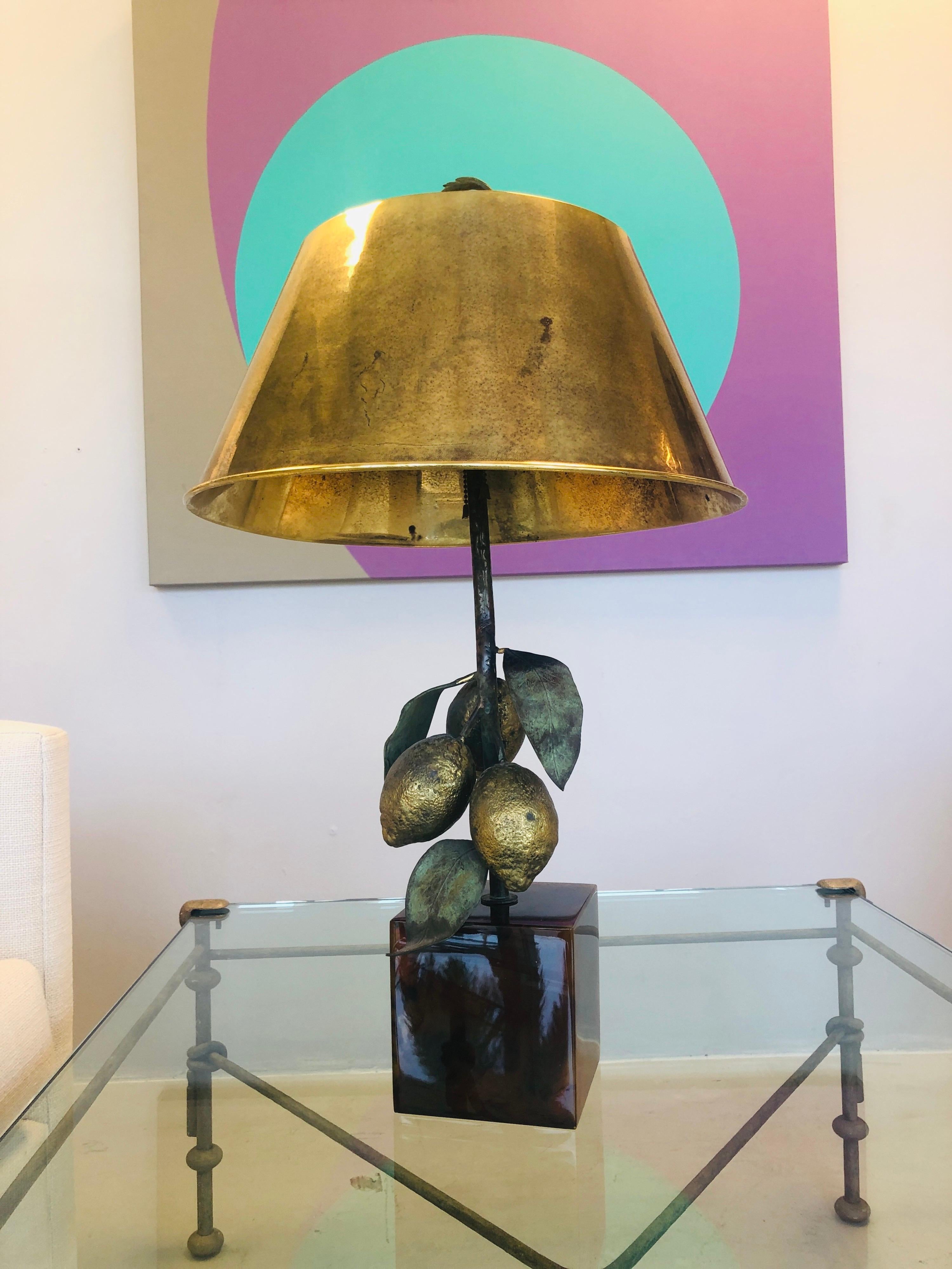 Bronze Table Lamp with Lemons, 1980s In Good Condition In Miami, FL