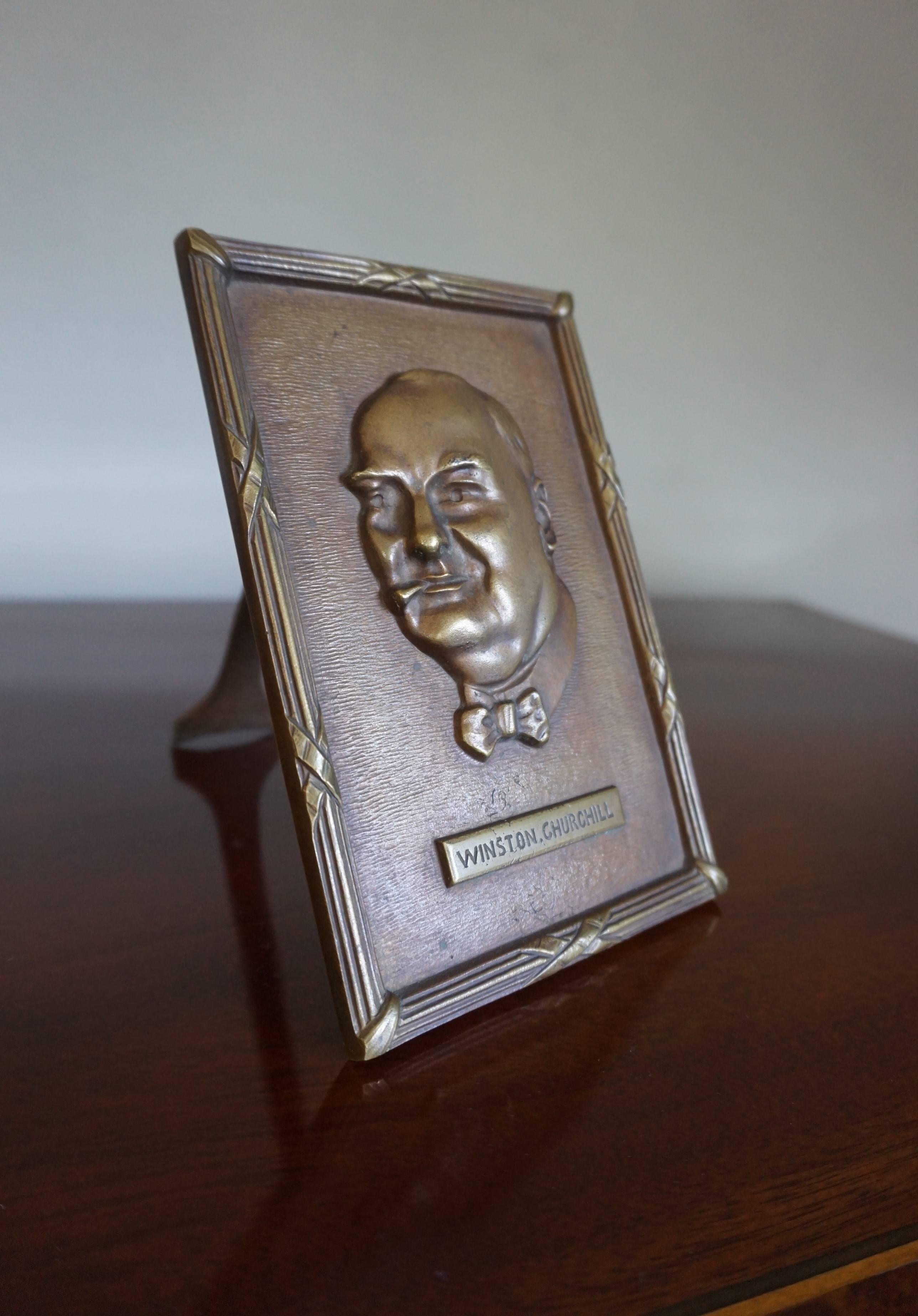 Bronze Table or Desk Plaque with Young Winston Churchill Sculpture in Reliëf 1