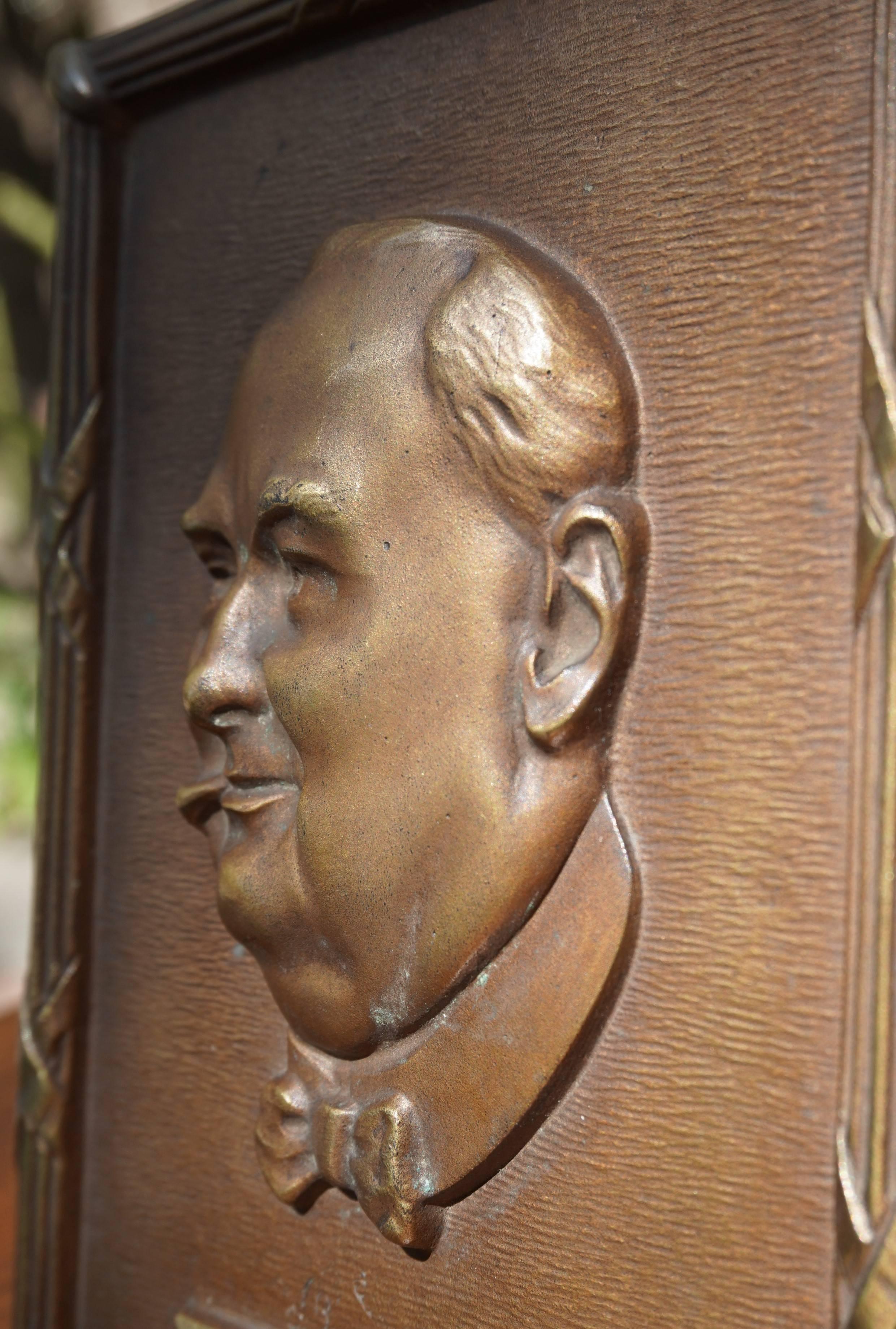 20th Century Bronze Table or Desk Plaque with Young Winston Churchill Sculpture in Reliëf