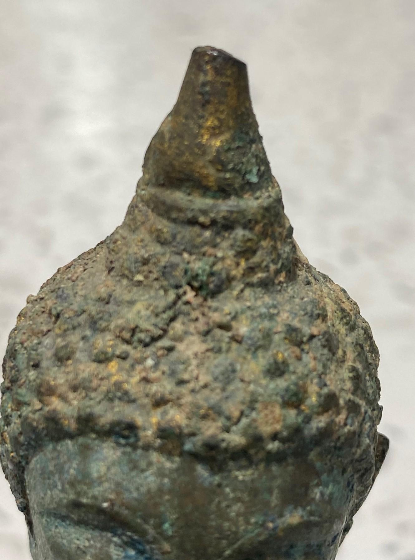 Buddha-Kopf-Büste-Fragment aus Bronze, Thai Siam Asiatisches Tempelschrein, 18.-19. Jahrhundert im Angebot 5